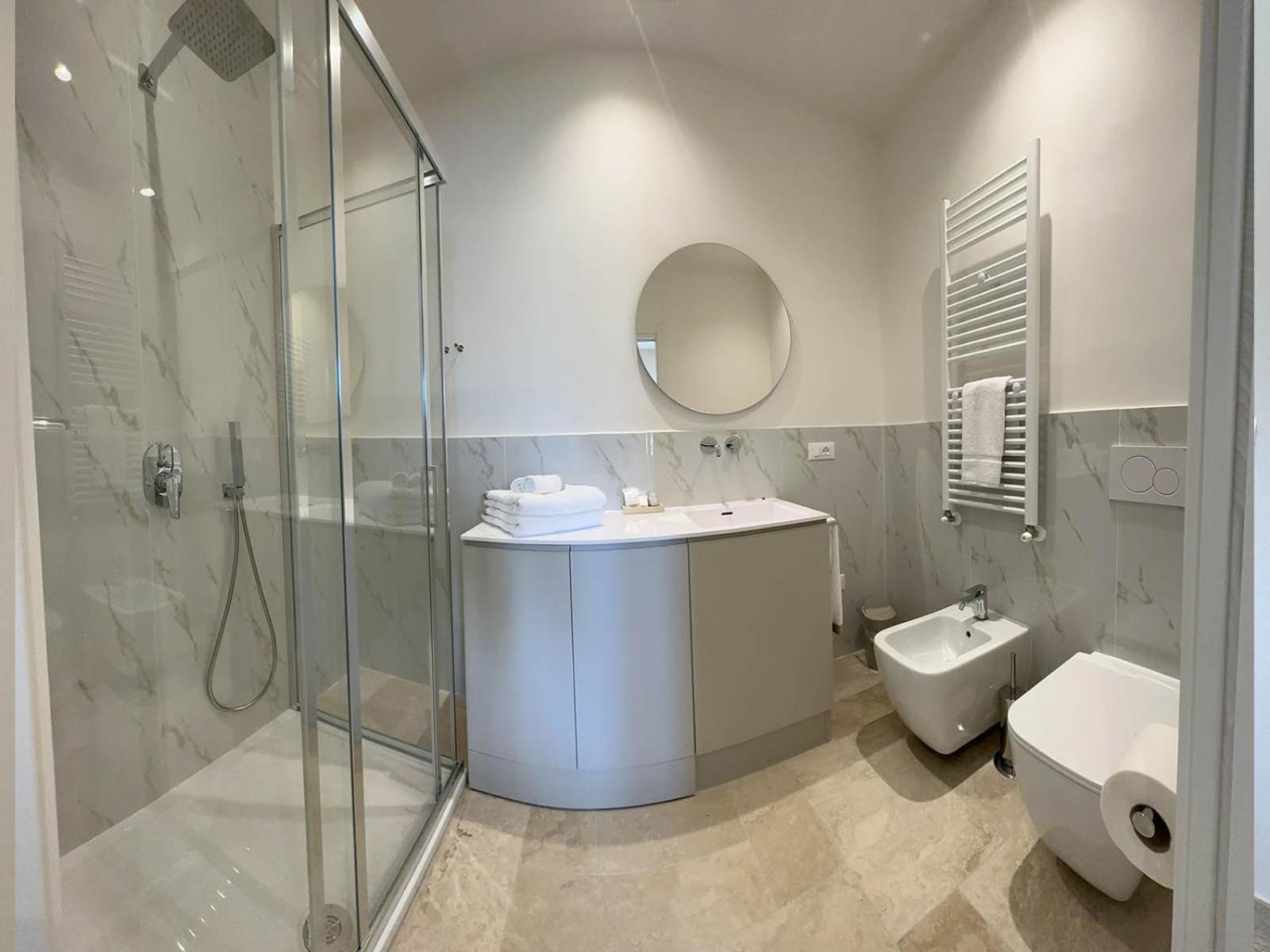 Deluxe Suite with Sea View photo 3