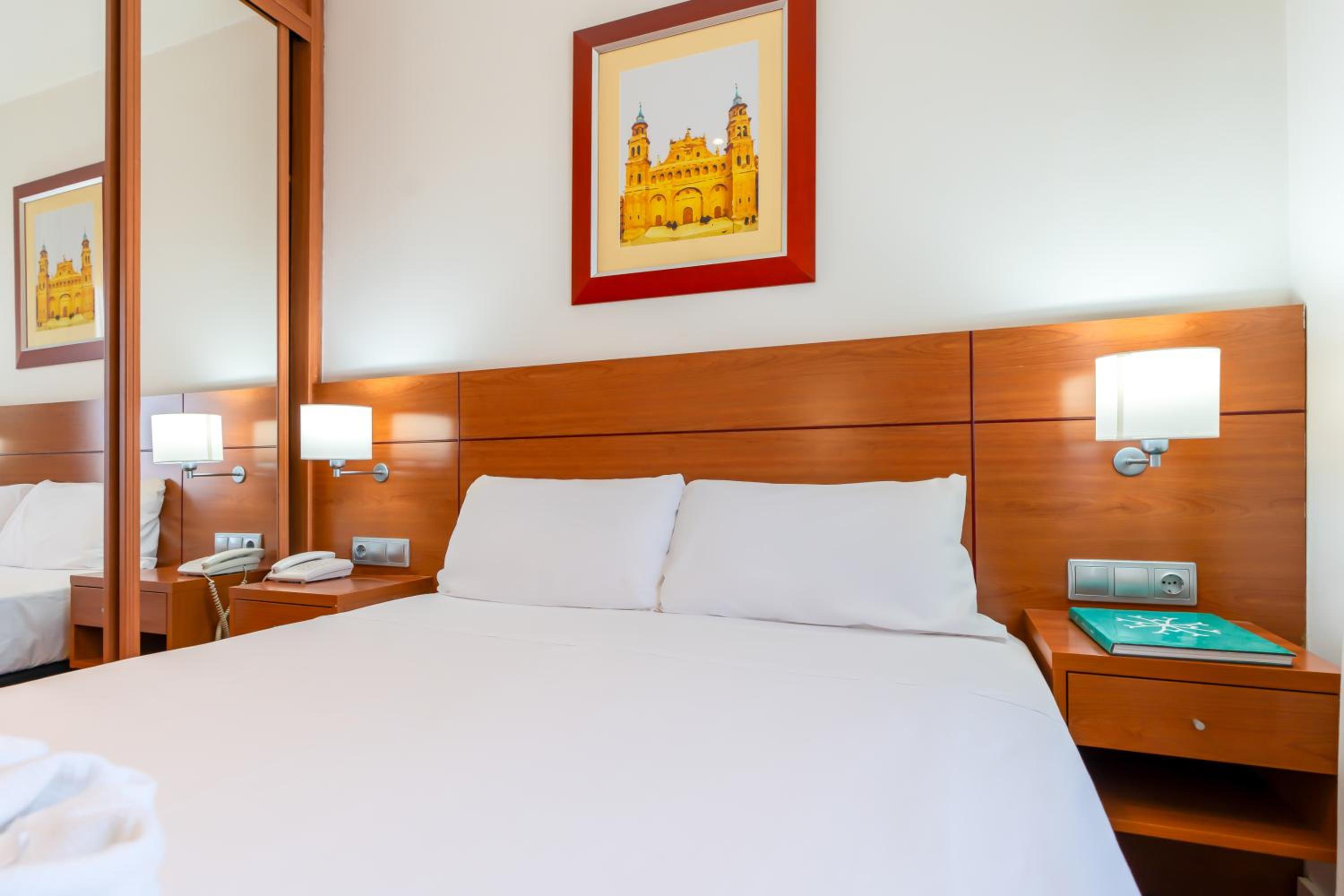 Standard Room (2 Adults + 1 Child) - Photo 4