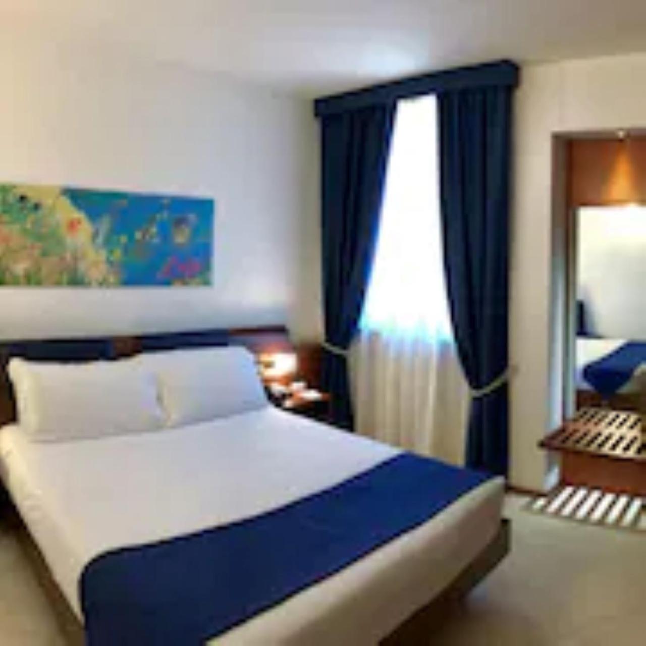 Superior Queen Room with Sea View - Non-Smoking - Photo 6