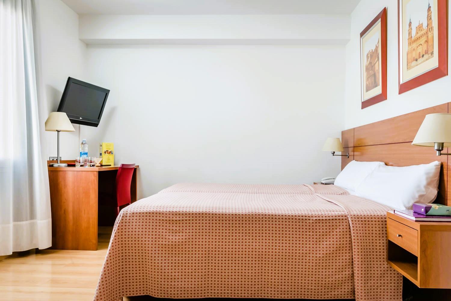 Standard Double Room - Photo 1