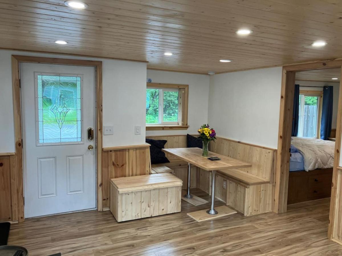 One-Bedroom House photo 1