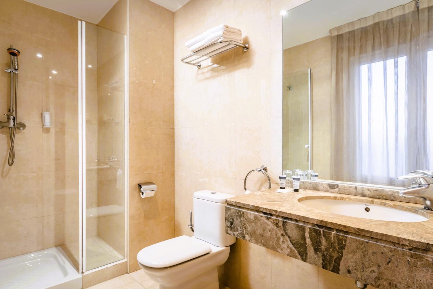 Standard Double Room - Photo 2