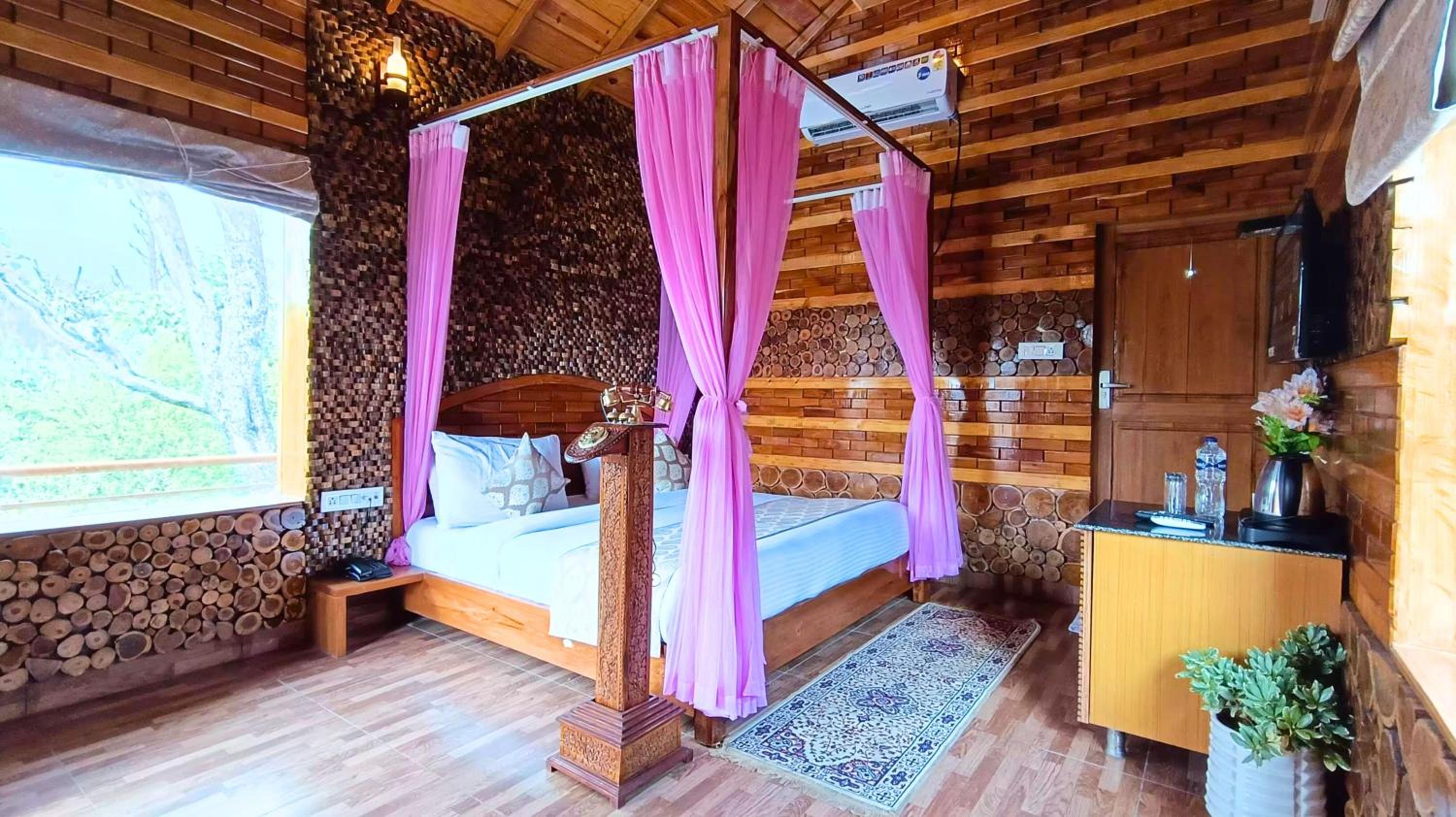 Luxury Pool View room - Photo 12