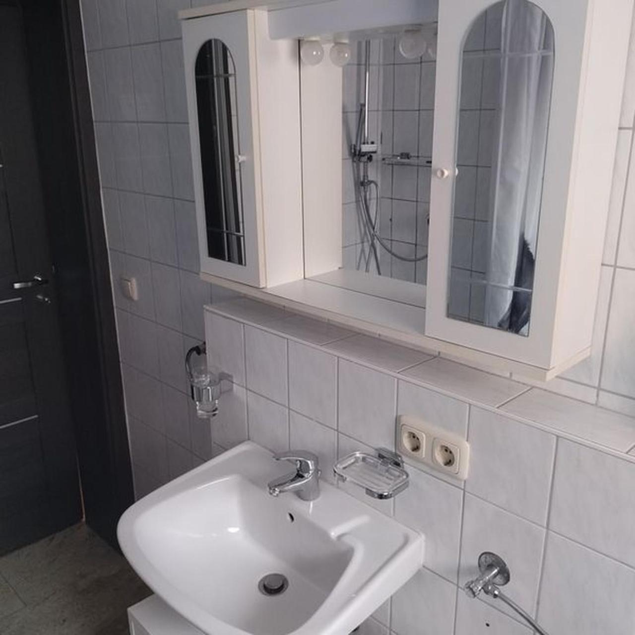 Twin Room with Shared Bathroom photo 2