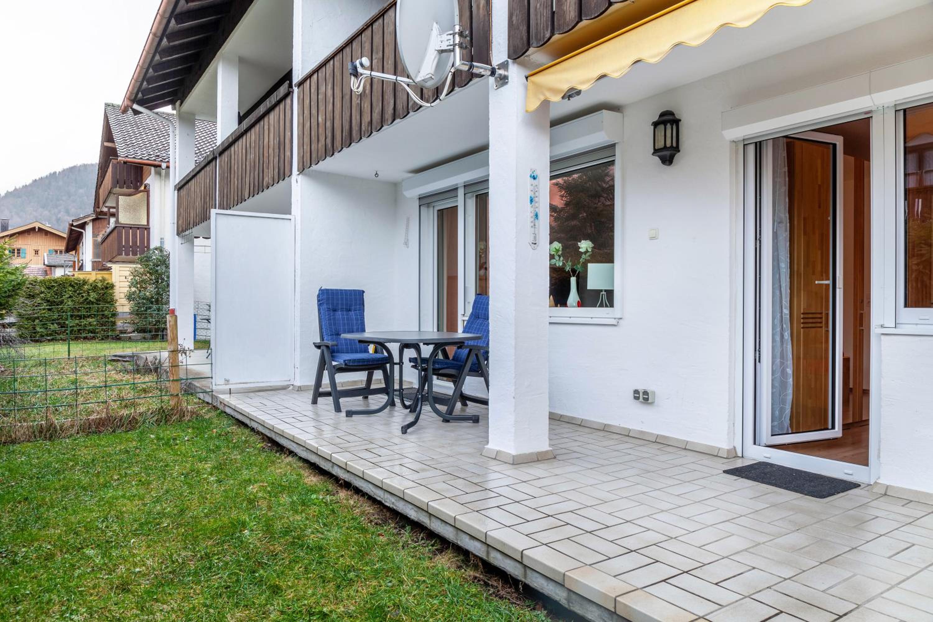 One-Bedroom Apartment with Garden View photo 3