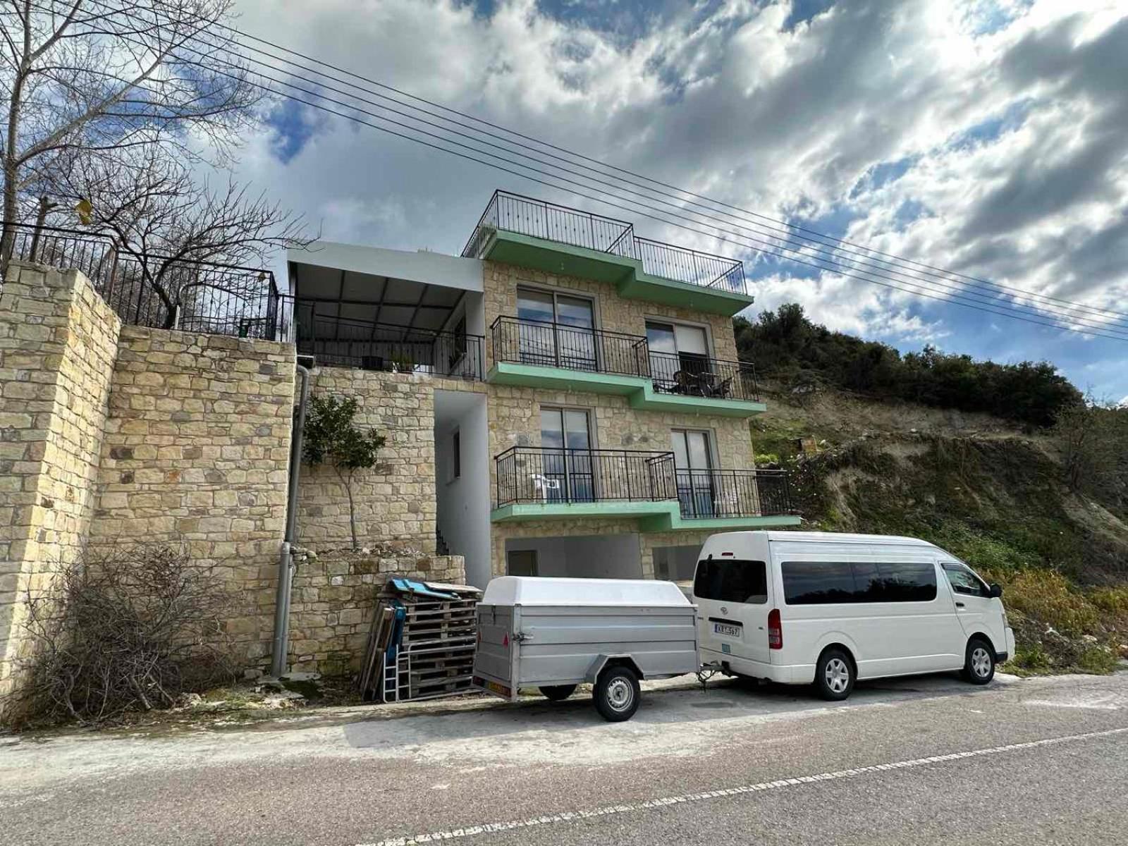 Apartment With Mountain View photo 2