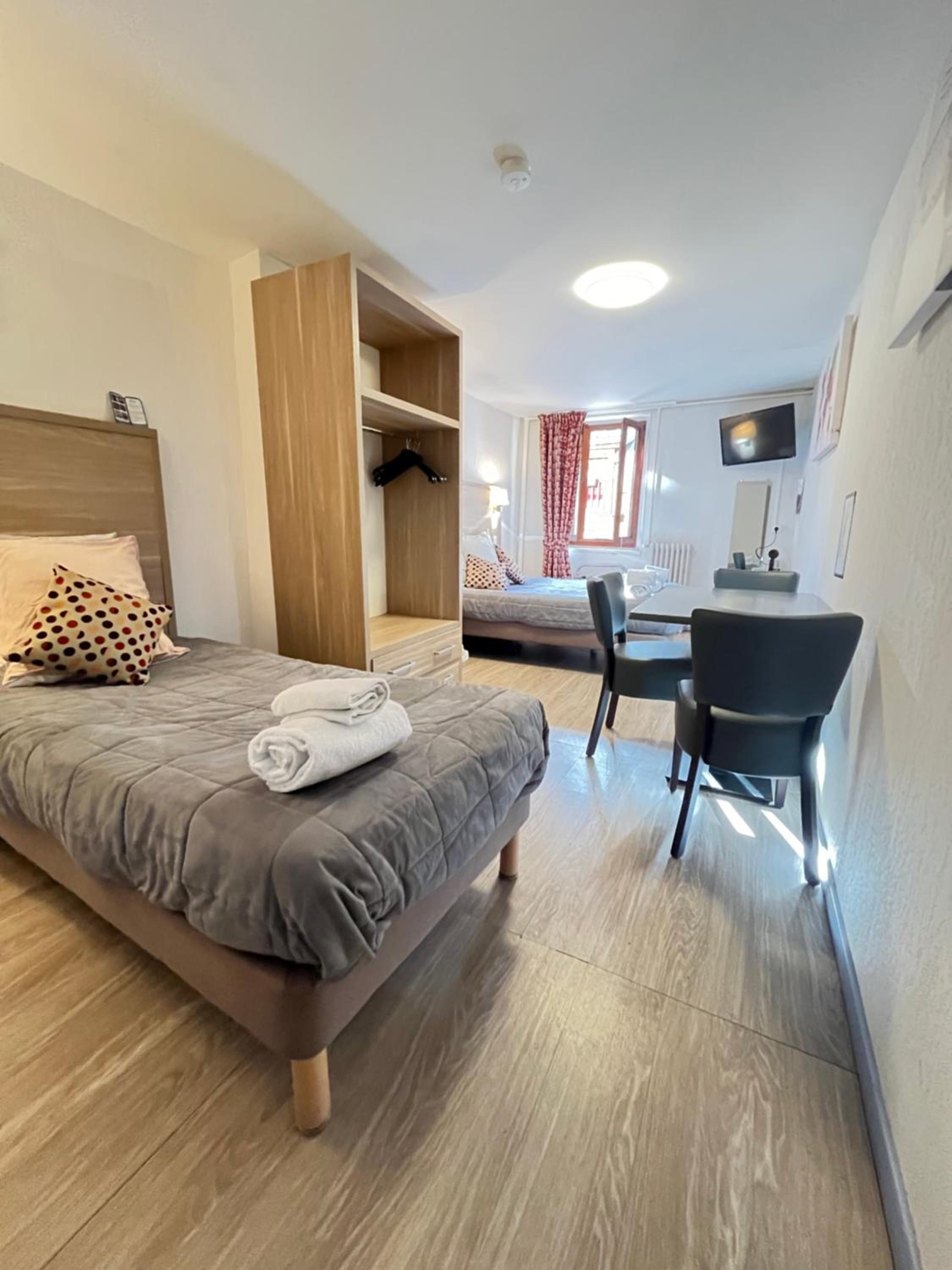 Standard Triple Room - Photo 7