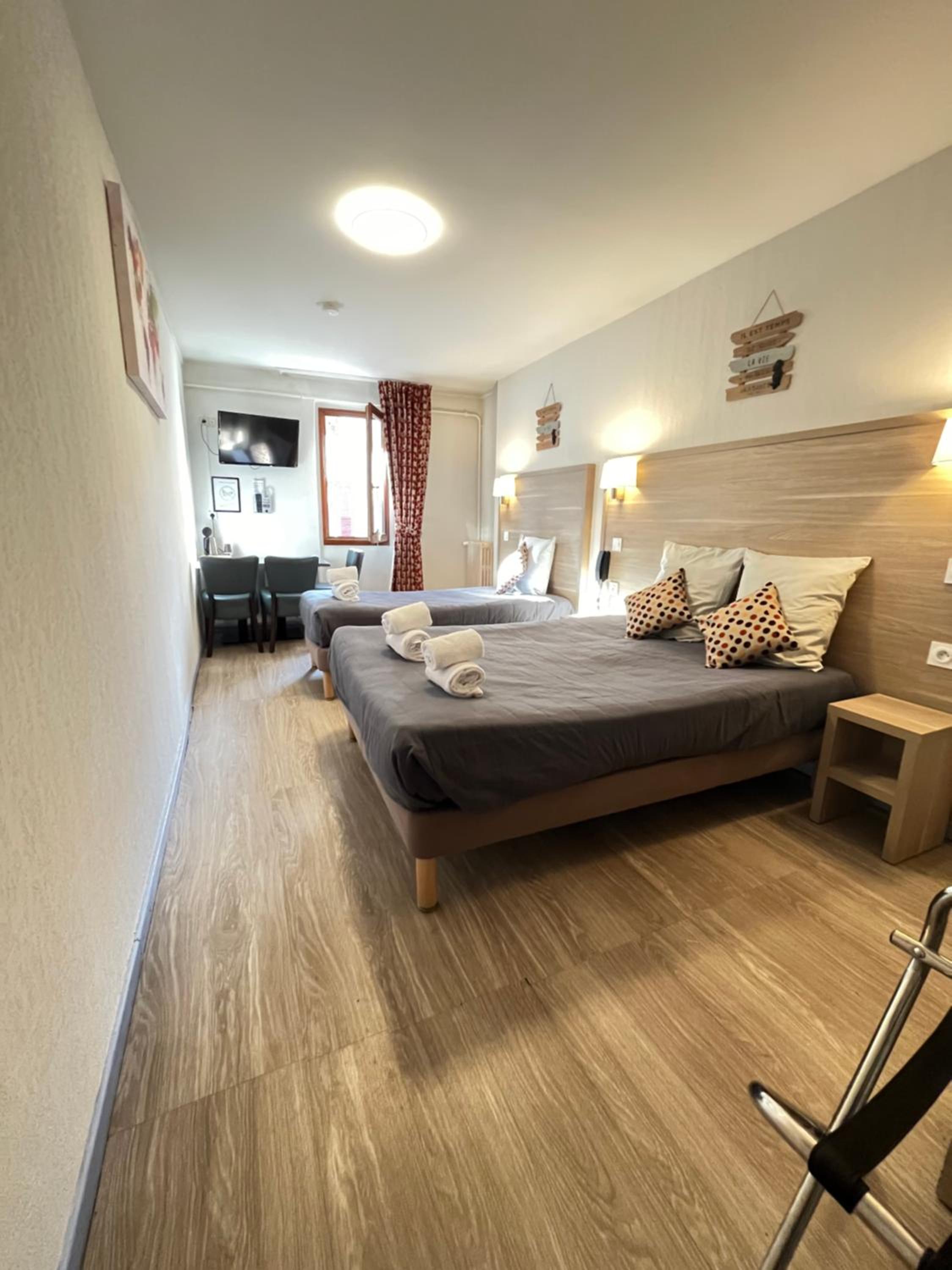 Standard Triple Room - Photo 8