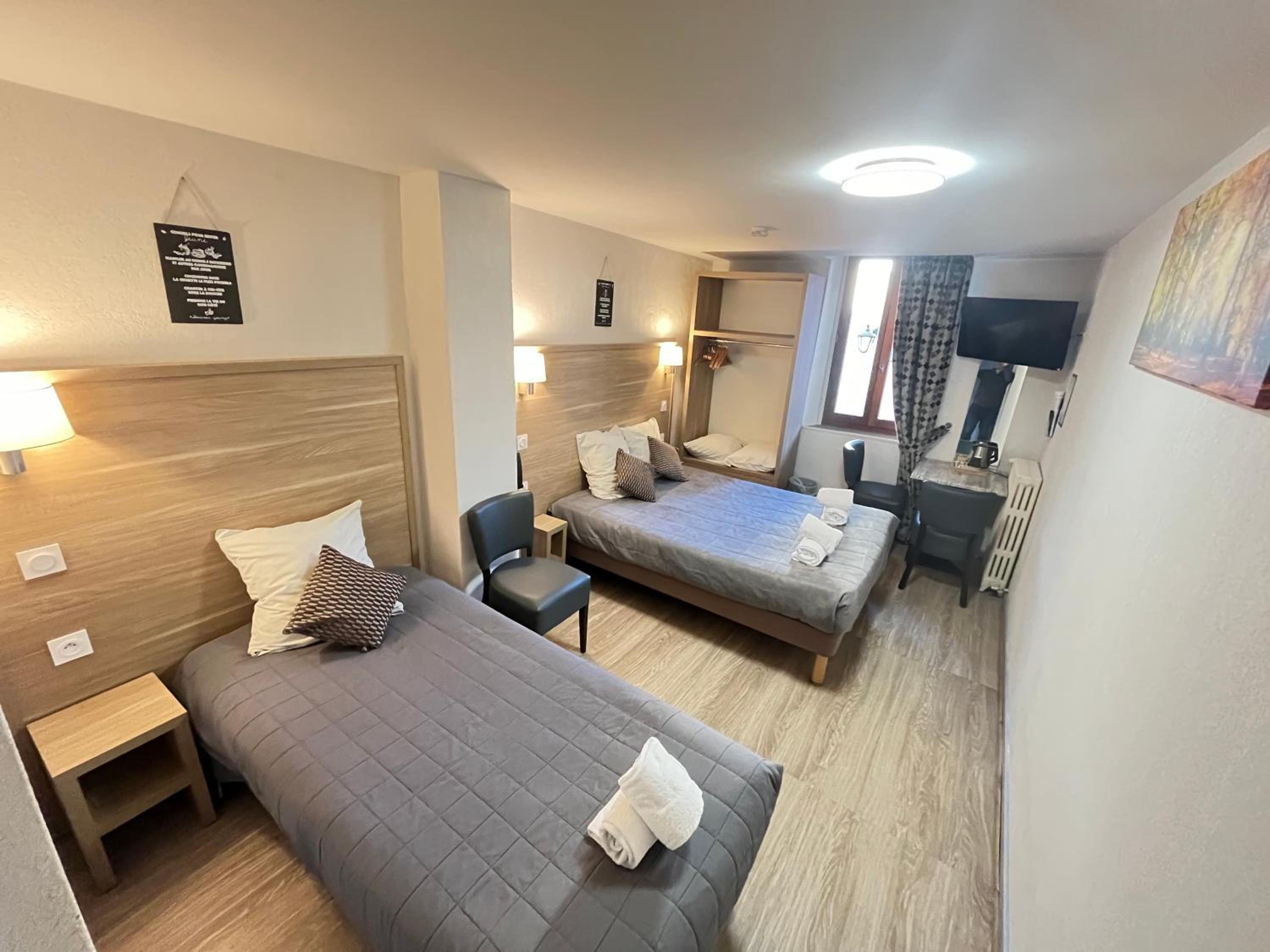 Standard Triple Room - Photo 2