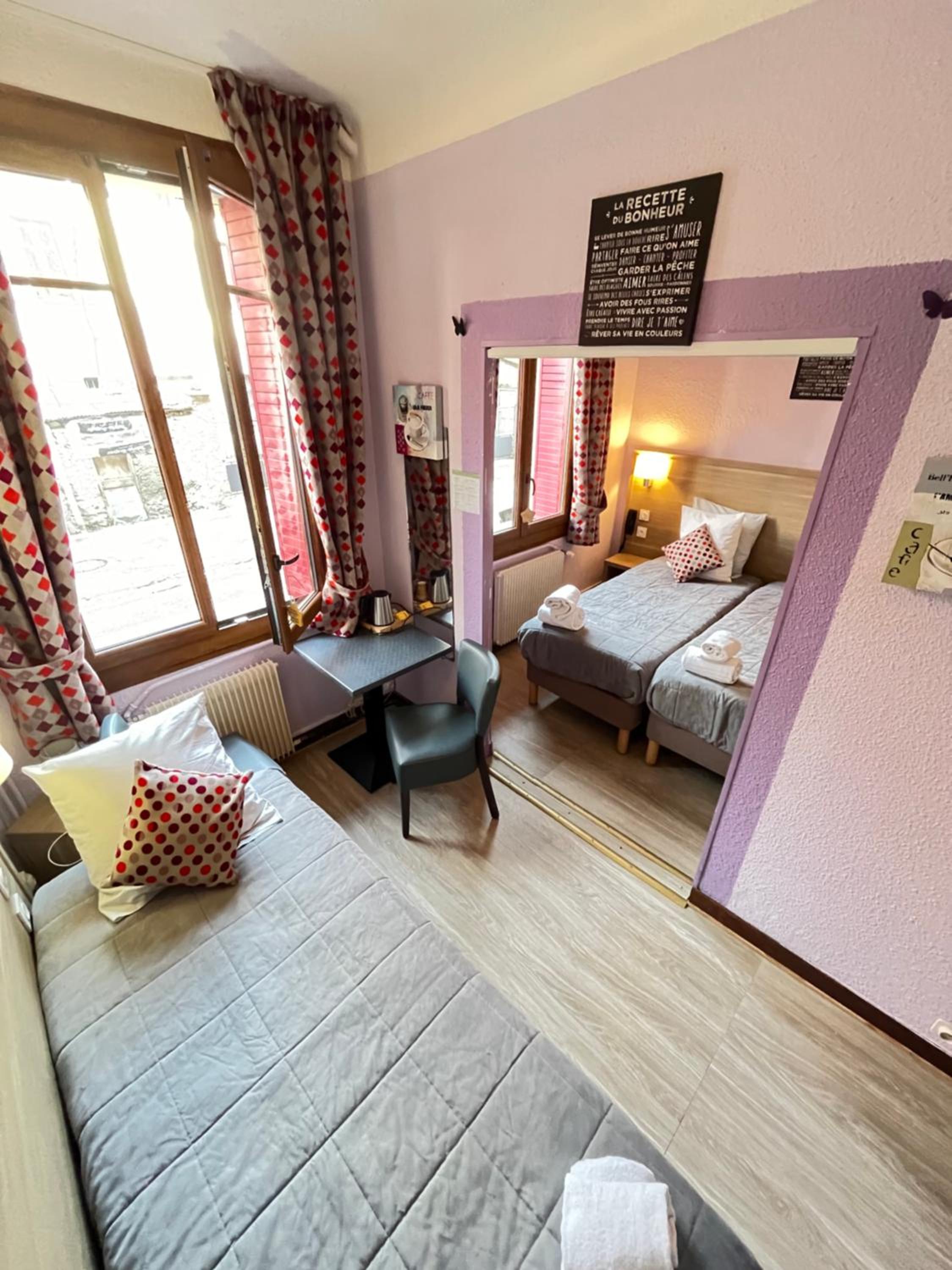 Economy Triple Room - Photo 2