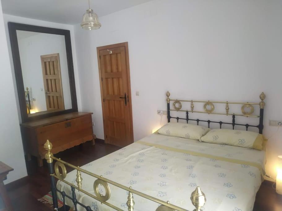 Three-Bedroom House photo 2