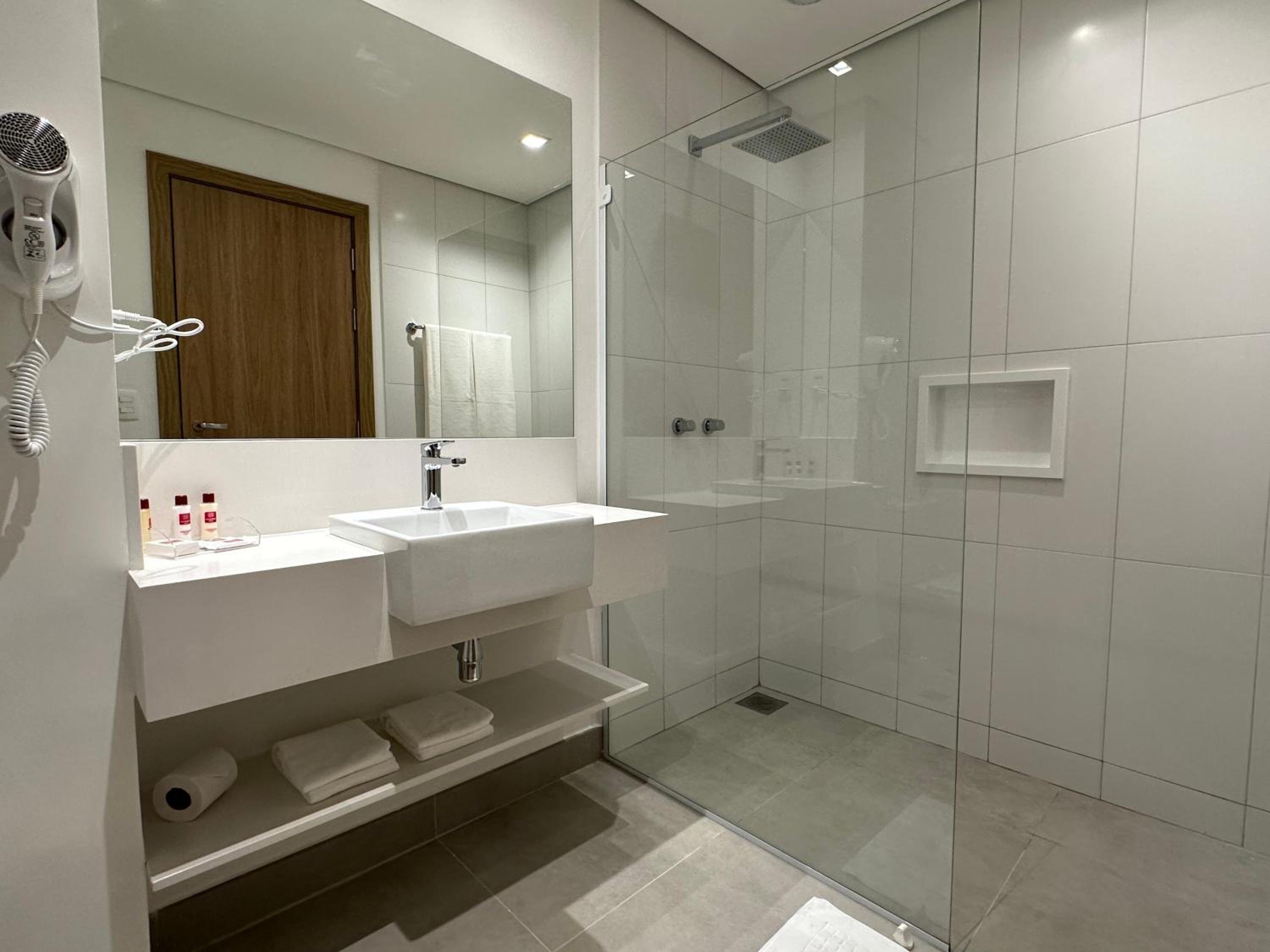 Large Double Room - Photo 2
