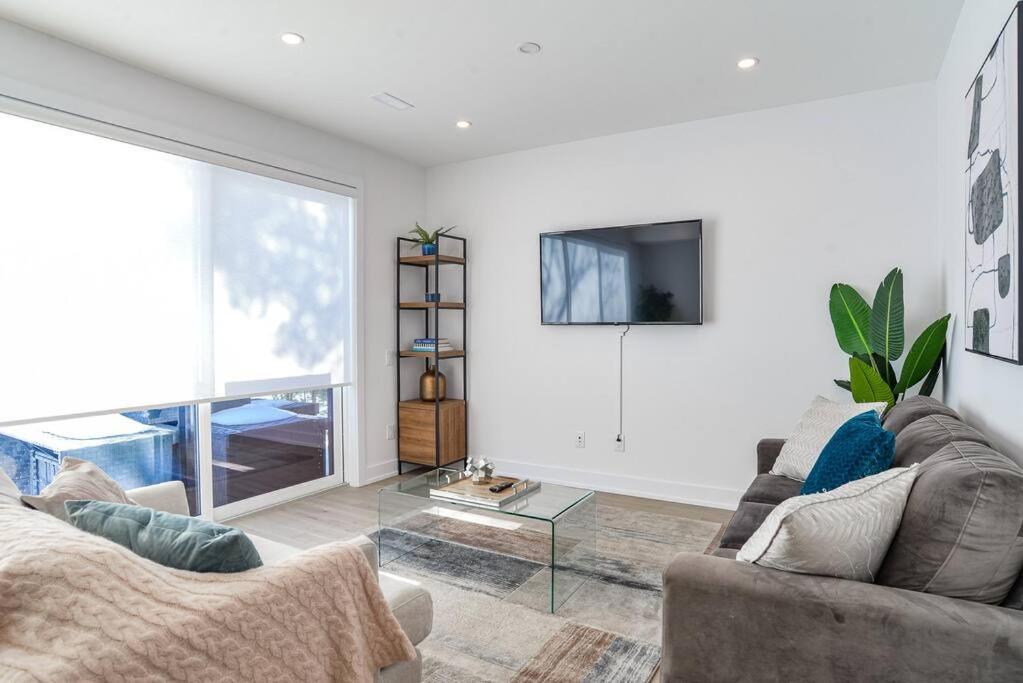Three-Bedroom Villa photo 2