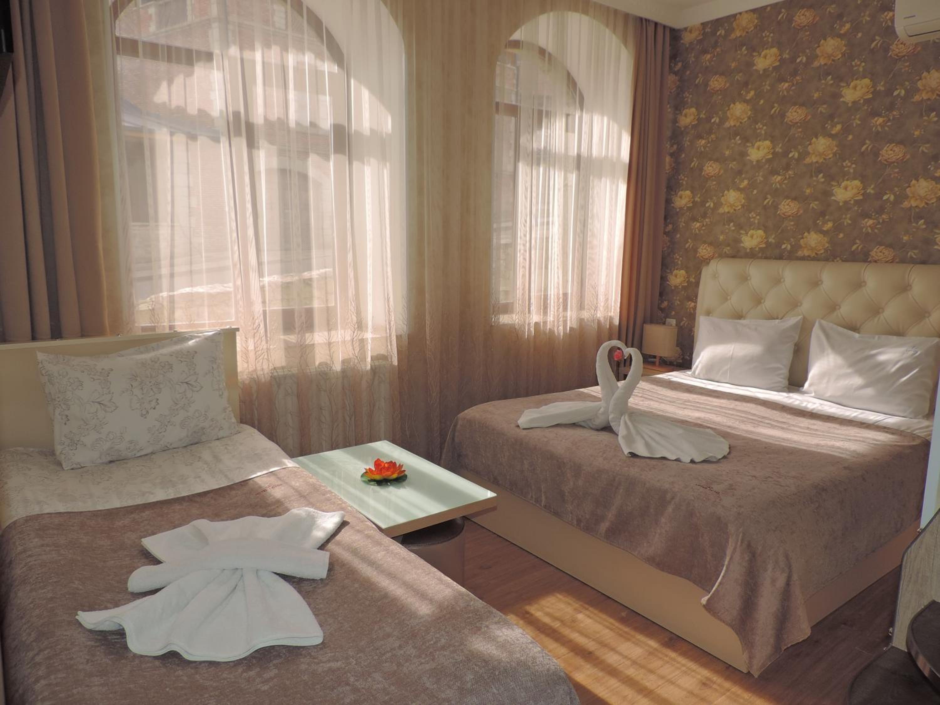 Large Double Room photo 1