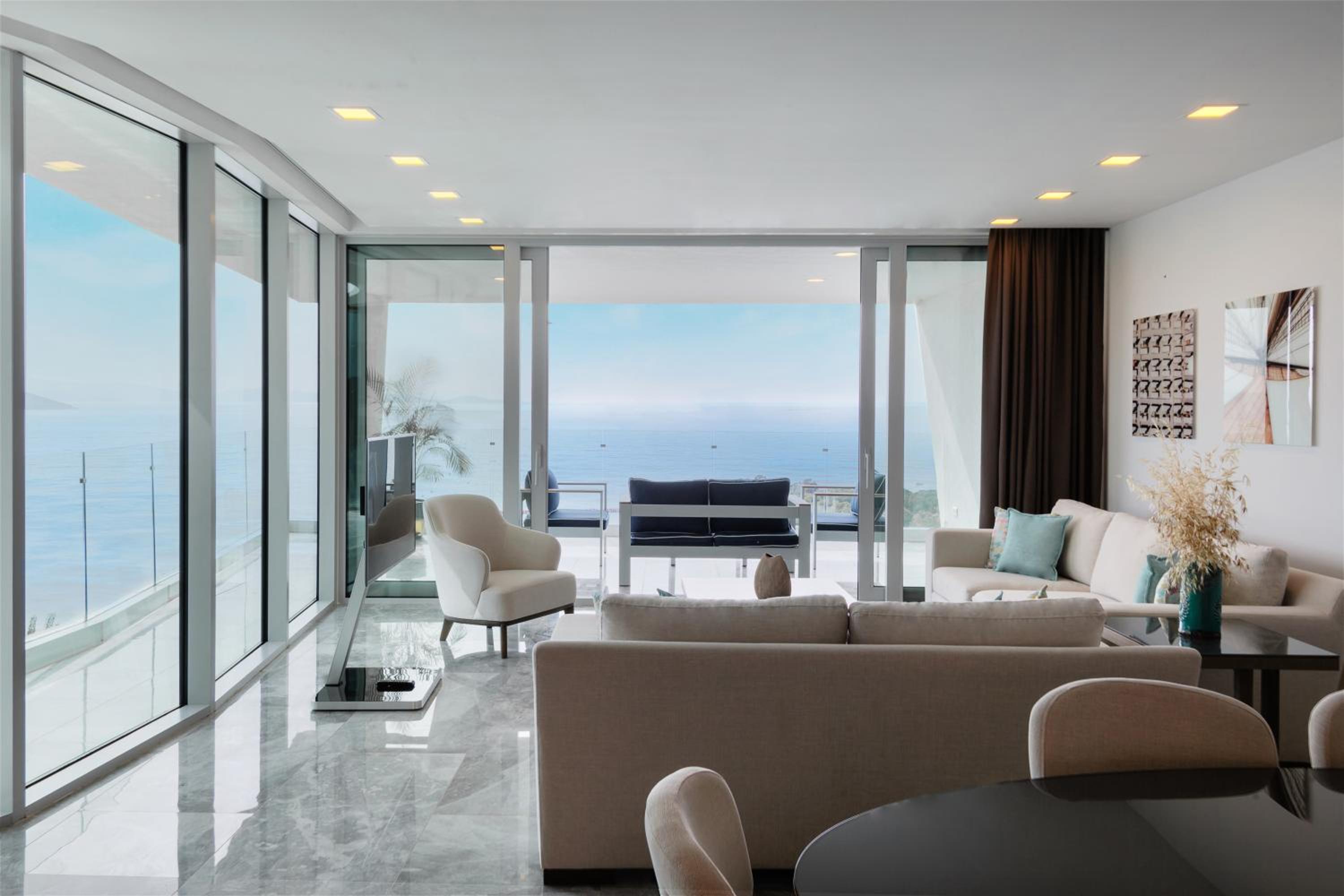Family Terrace Residence with Sea View thumbnail 6