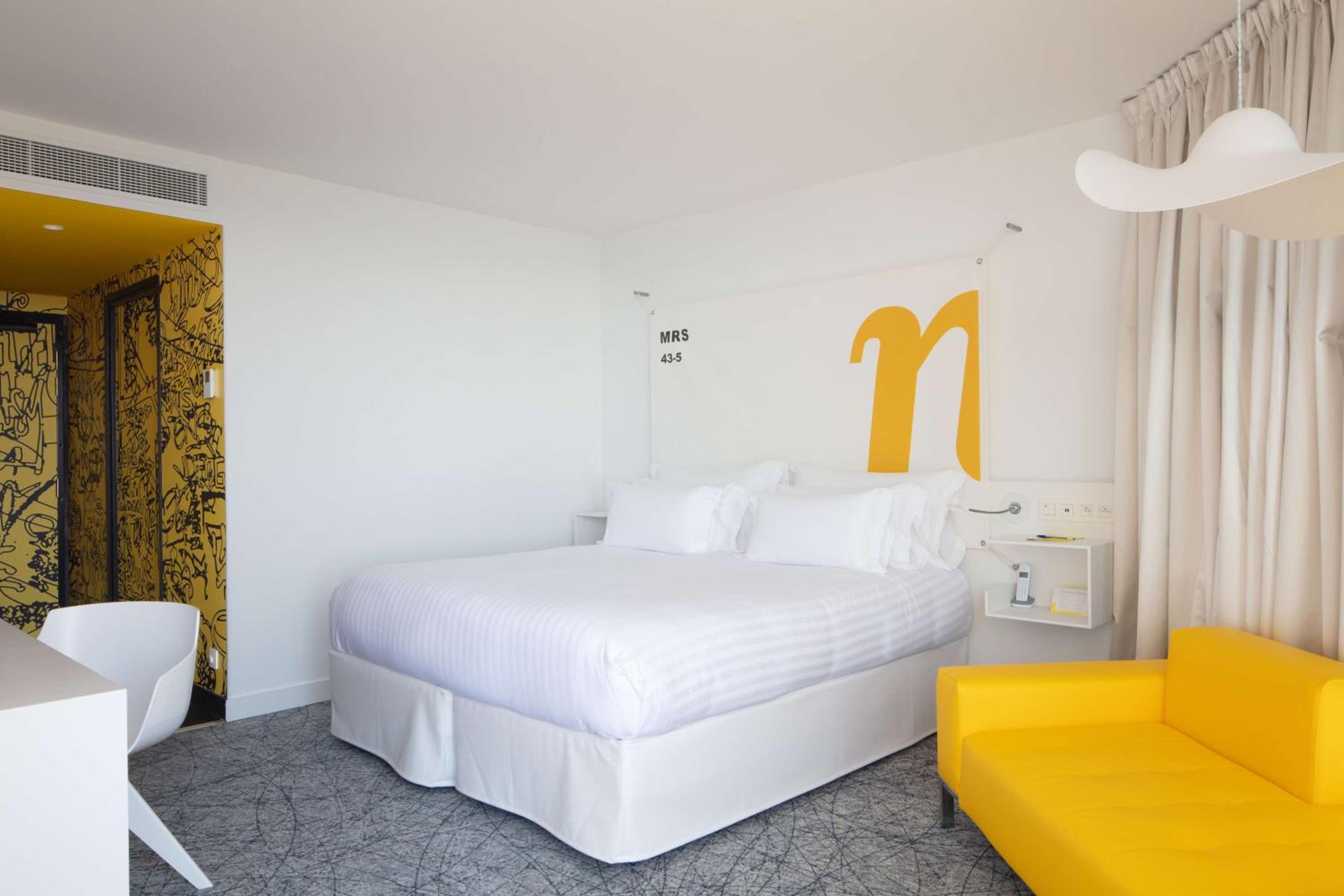 Nhow Sea View Premium Room - Photo 8