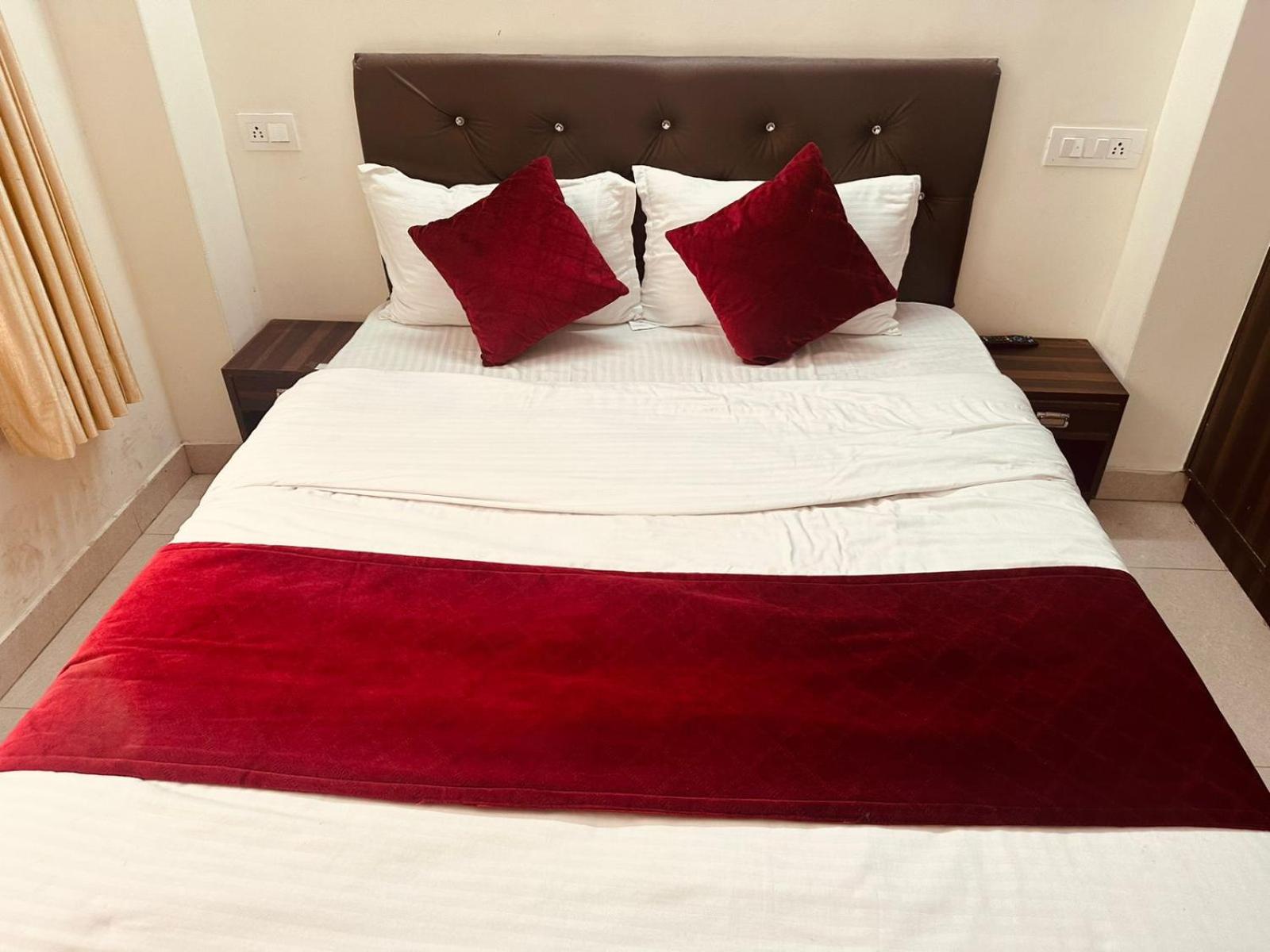 Deluxe Queen Room