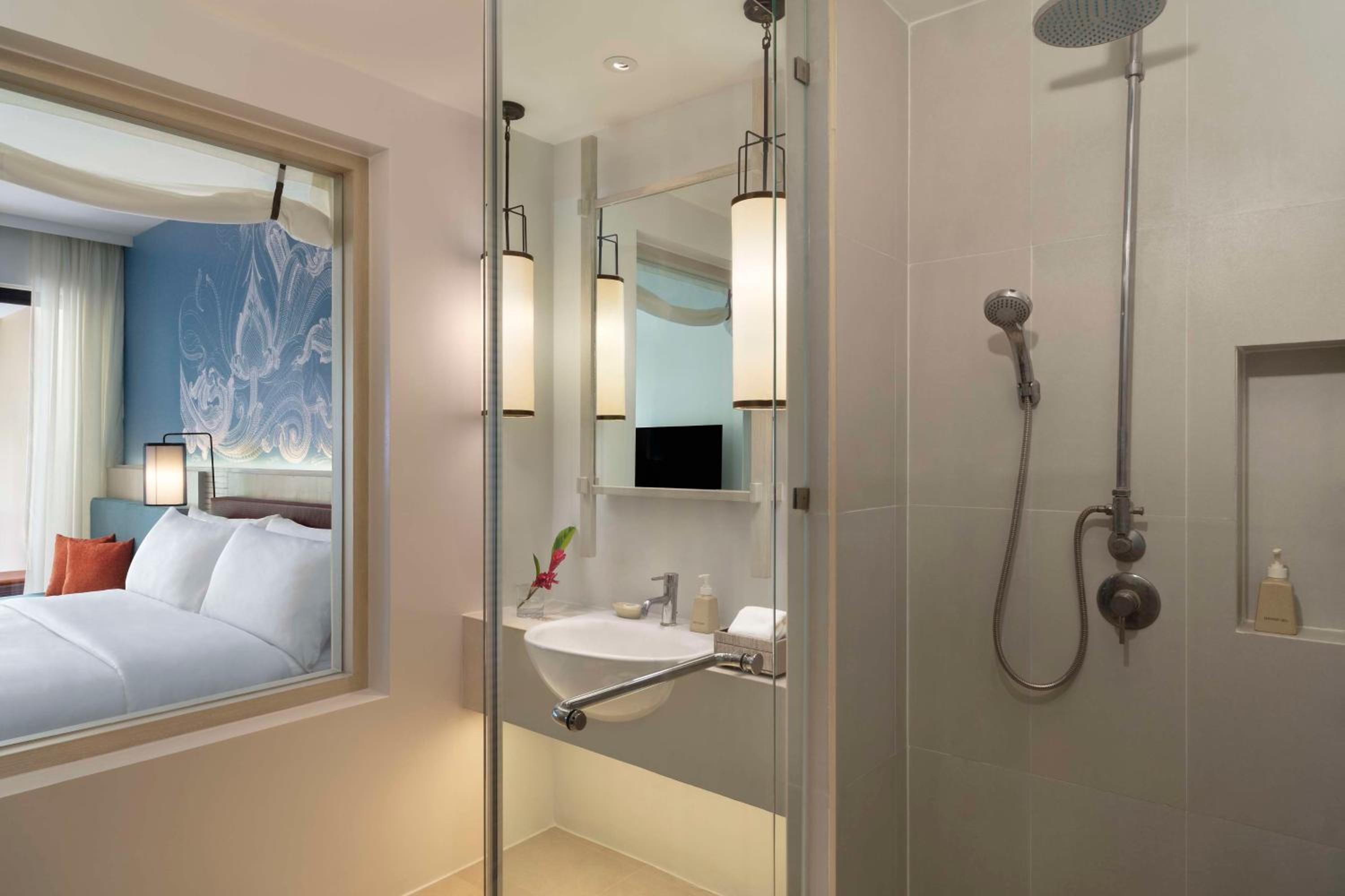 Avani Pool Access Room - Photo 4