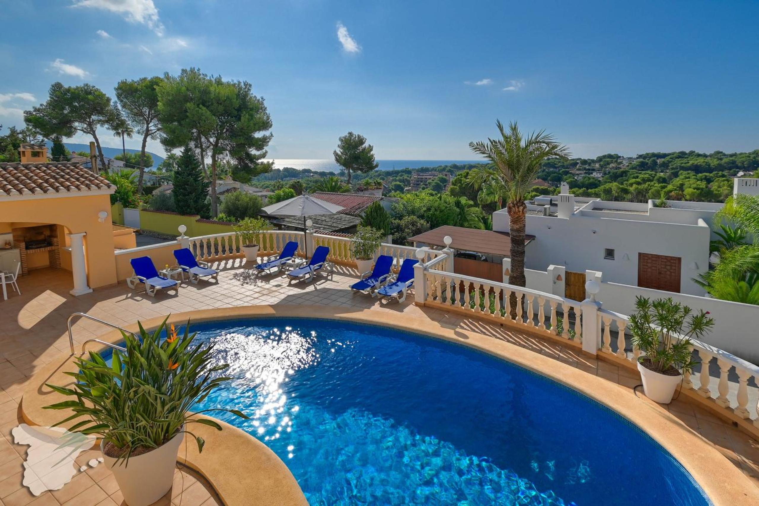 Three-Bedroom Villa photo 2