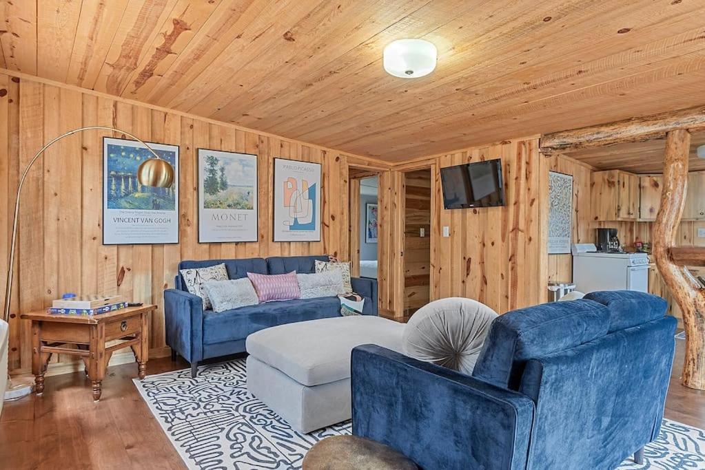 Two-Bedroom House photo 2