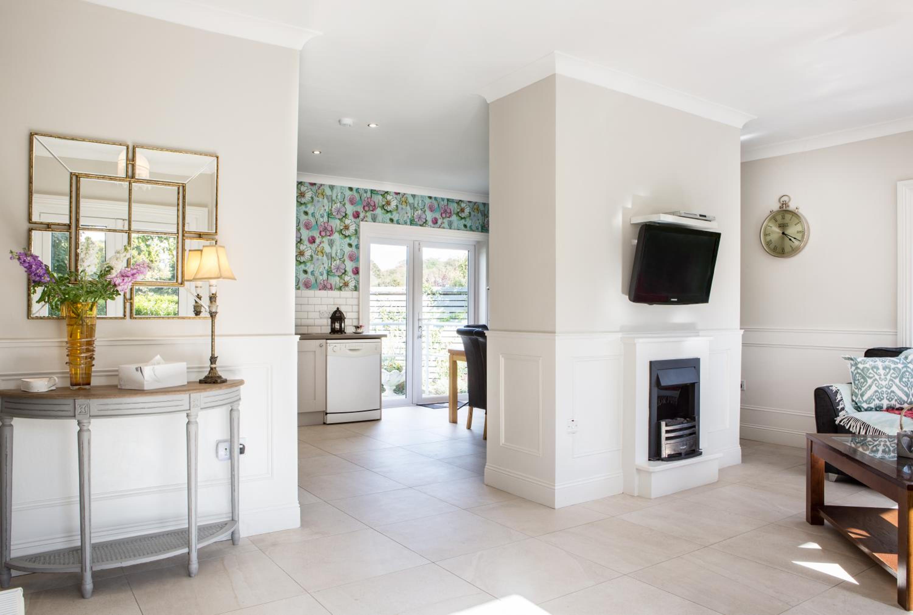Two-Bedroom Bungalow - Photo 1