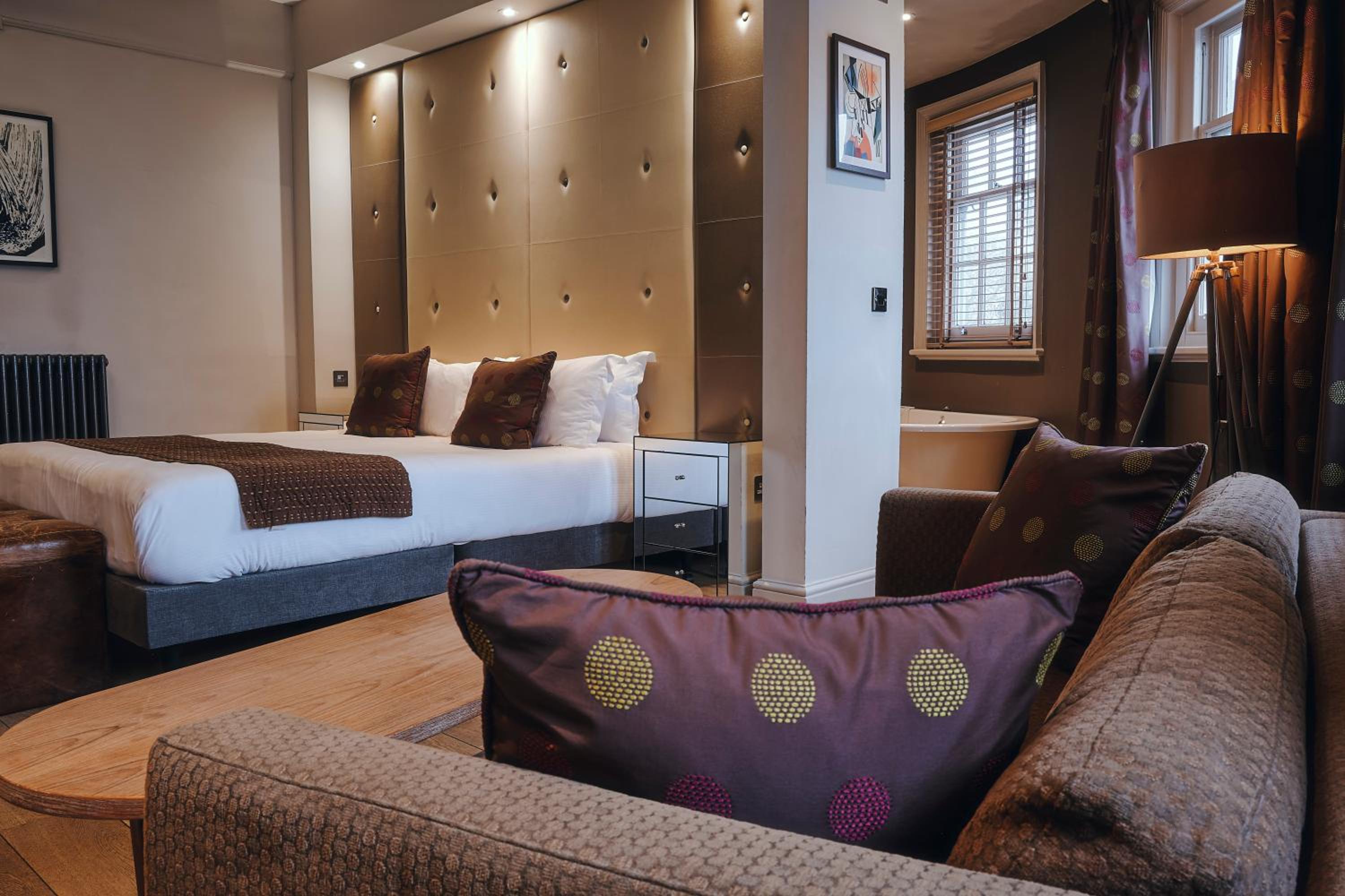 Deluxe Double Room with Bath photo 1