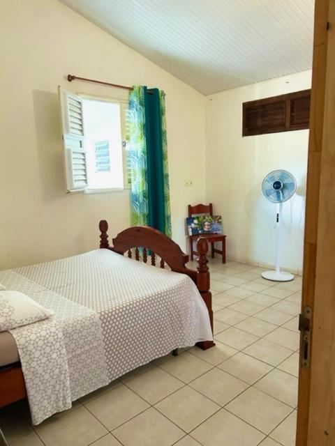 Three-Bedroom House photo 2
