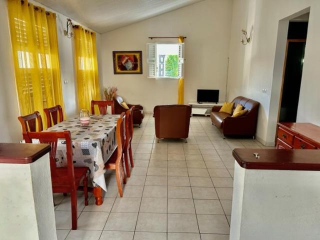 Three-Bedroom House photo 1