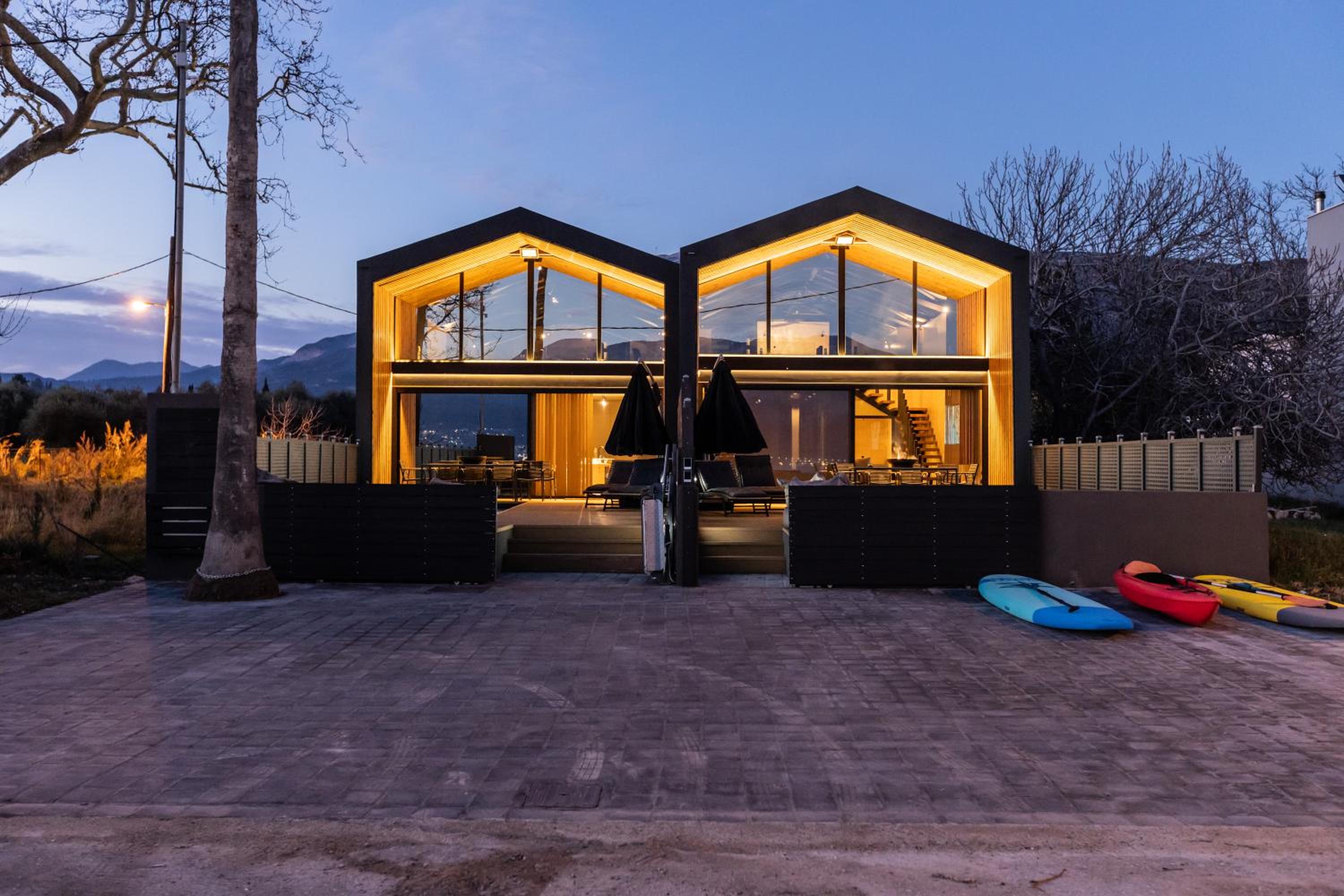 Three-Bedroom Villa photo 2