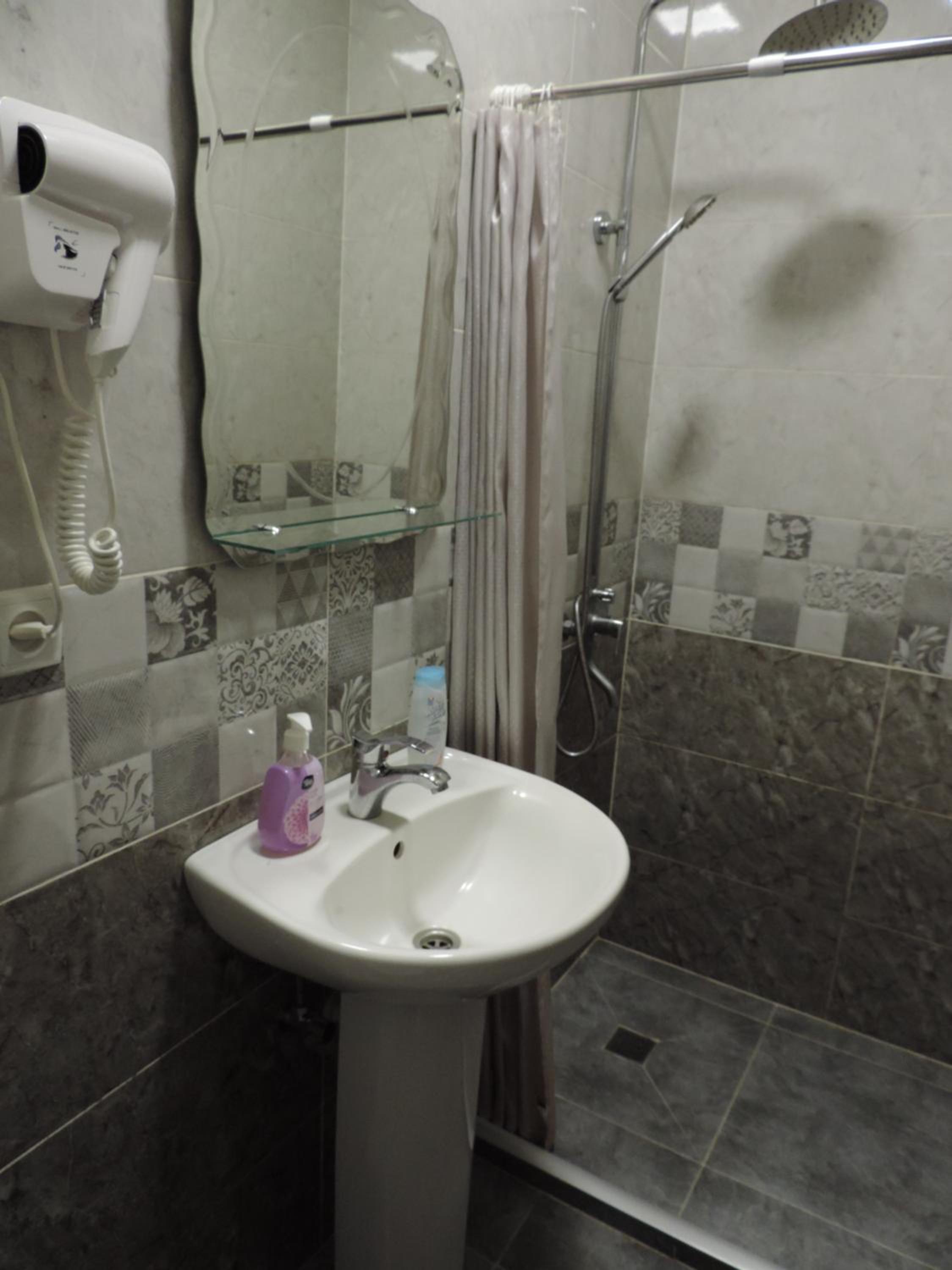 Twin Room With Bathroom photo 3