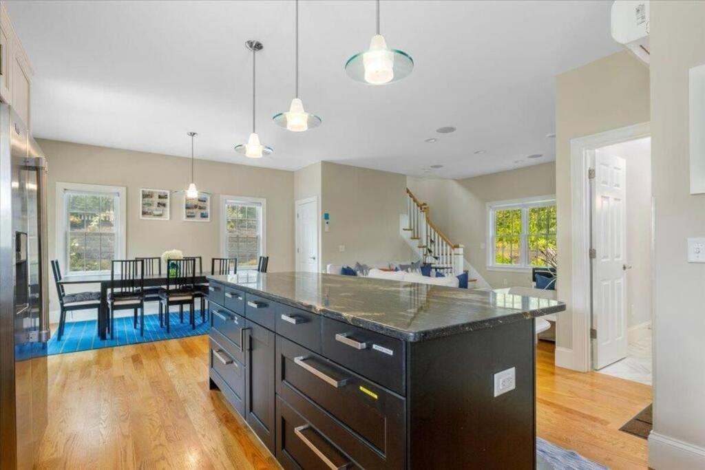 Four-Bedroom House photo 2