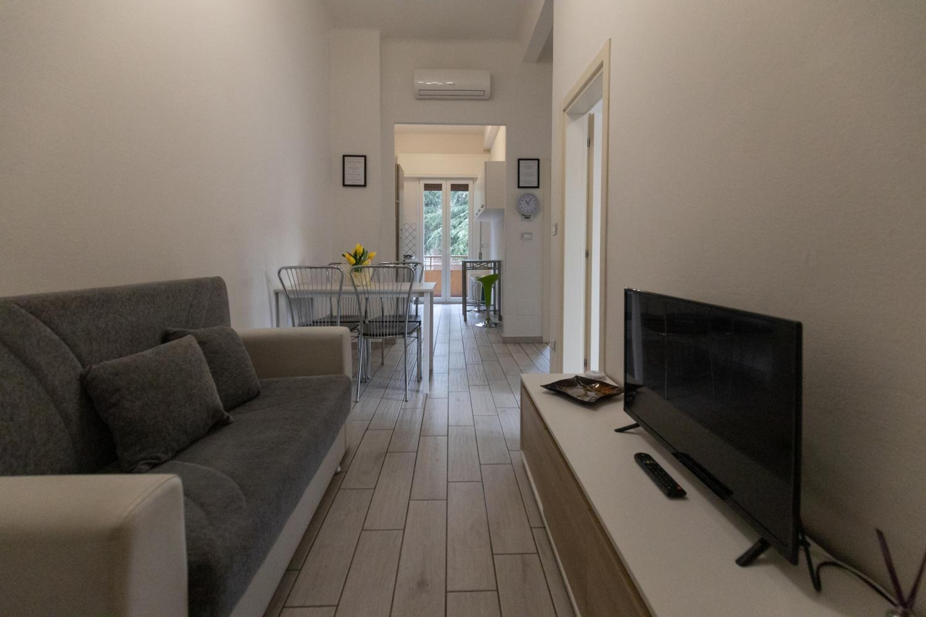 Two-Bedroom Apartment - Photo 23