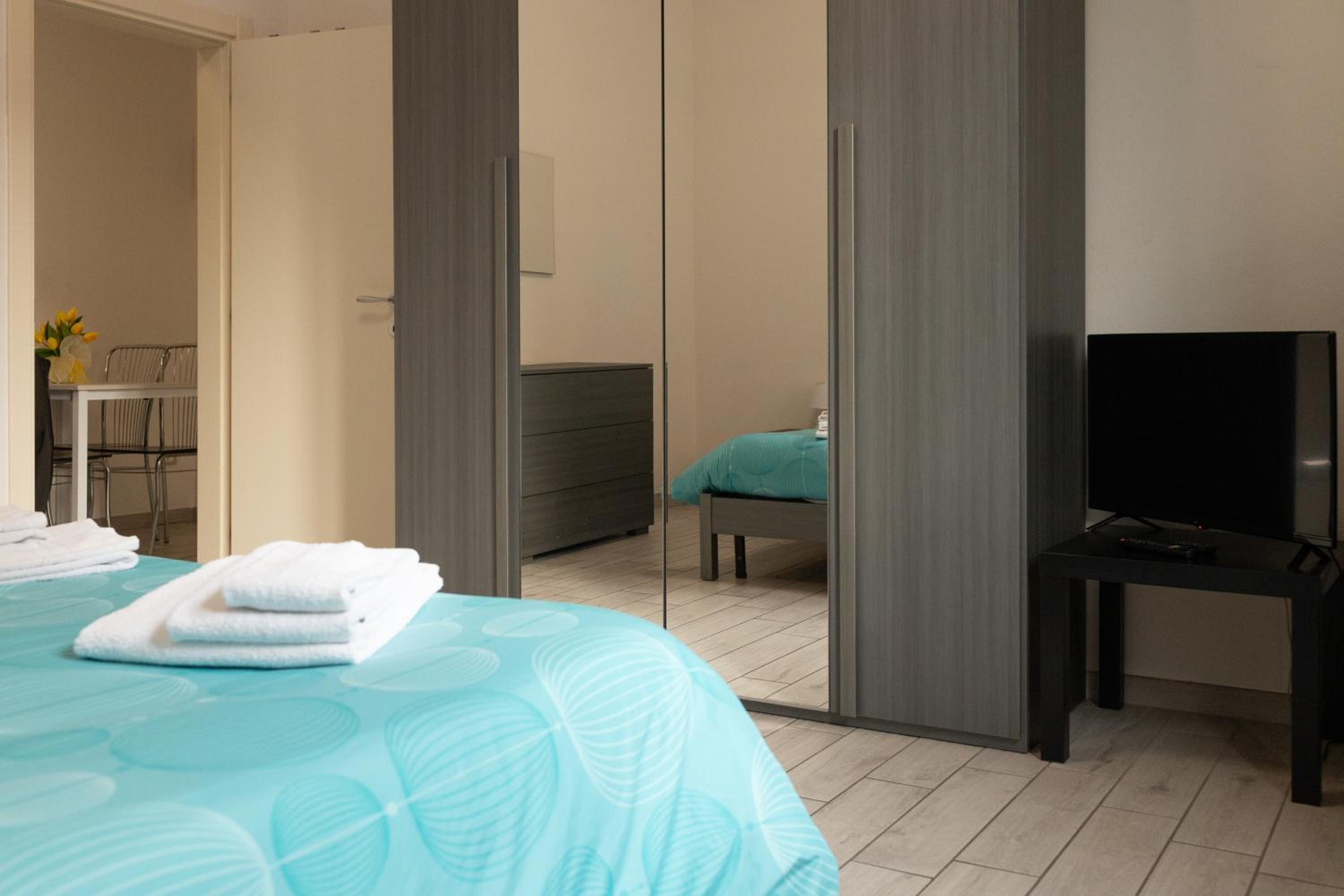 Two-Bedroom Apartment - Photo 19