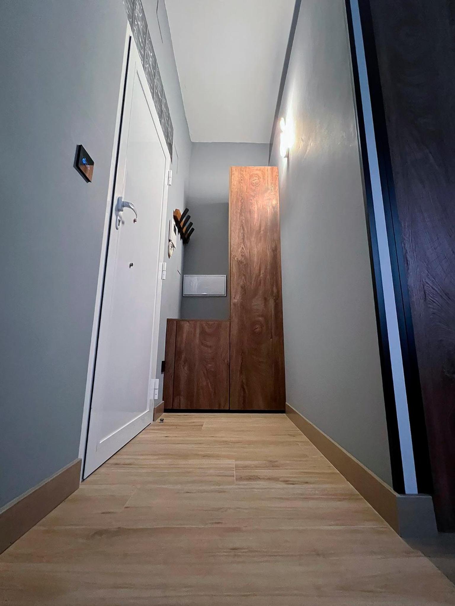 One-Bedroom Apartment photo 2