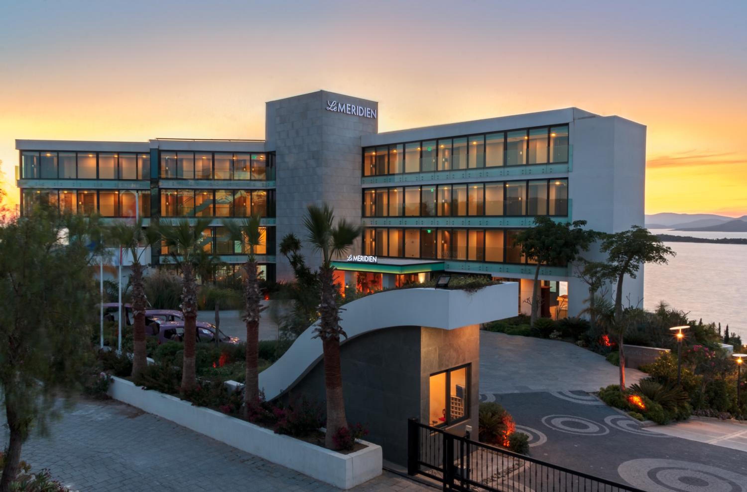 Indoor Pool Suite, 1 Bedroom Suite, 1 King, Sea view