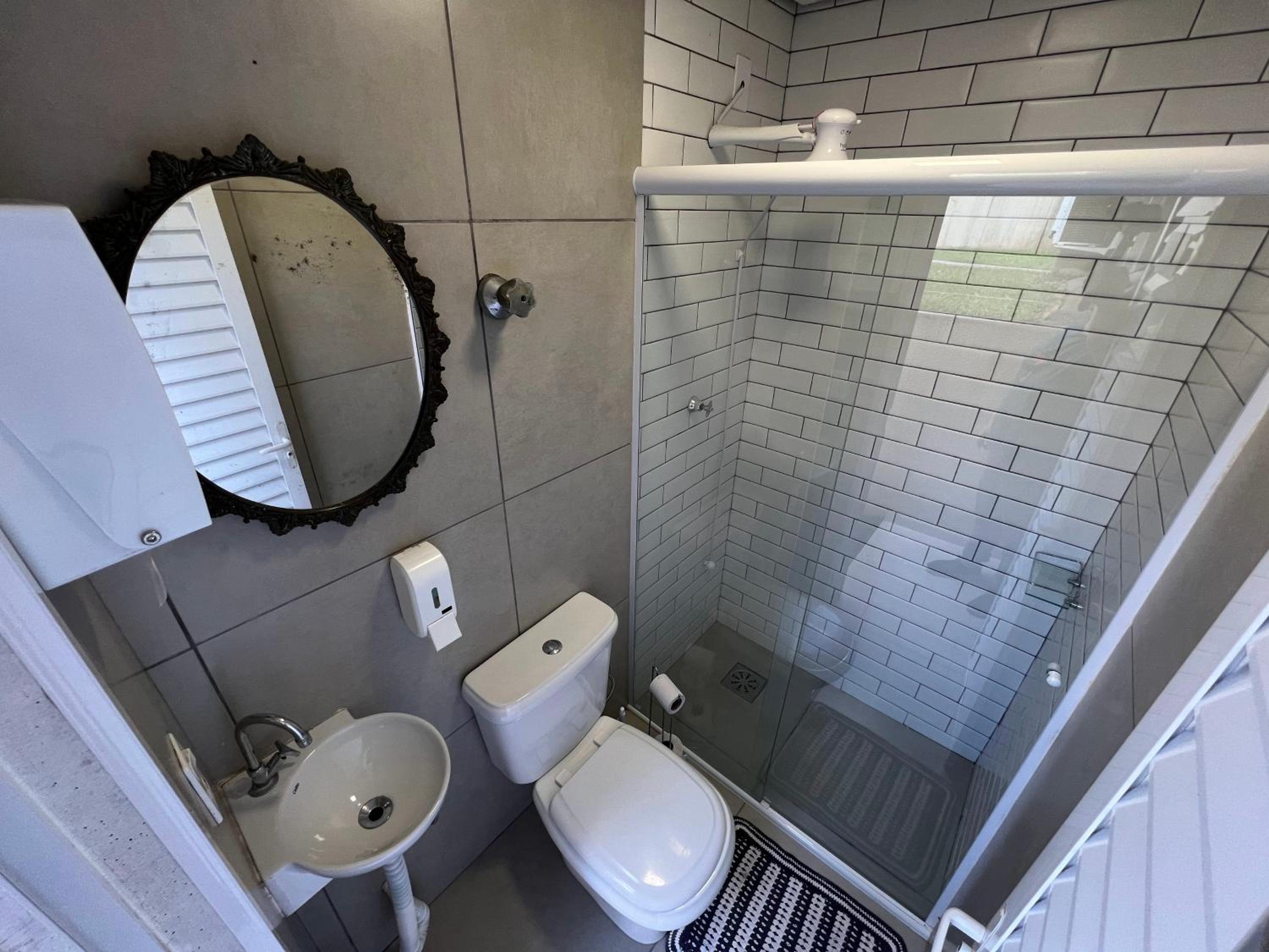 Quadruple Room with Shared Bathroom photo 3