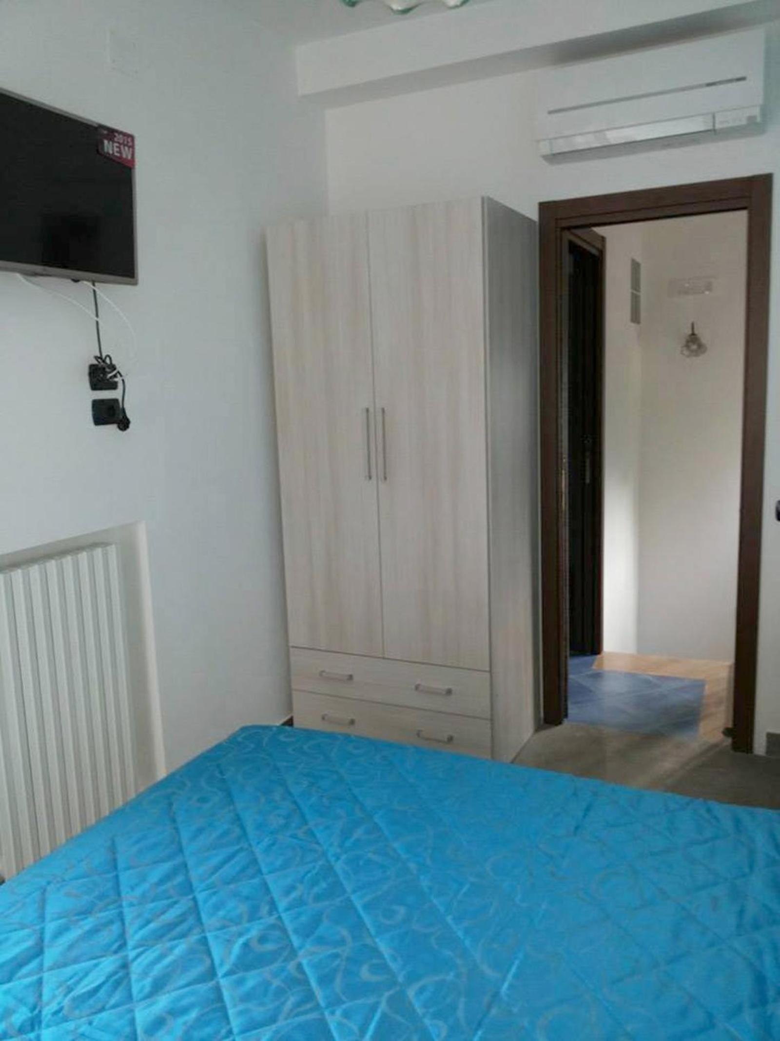 One-Bedroom Apartment - Split Level photo 1