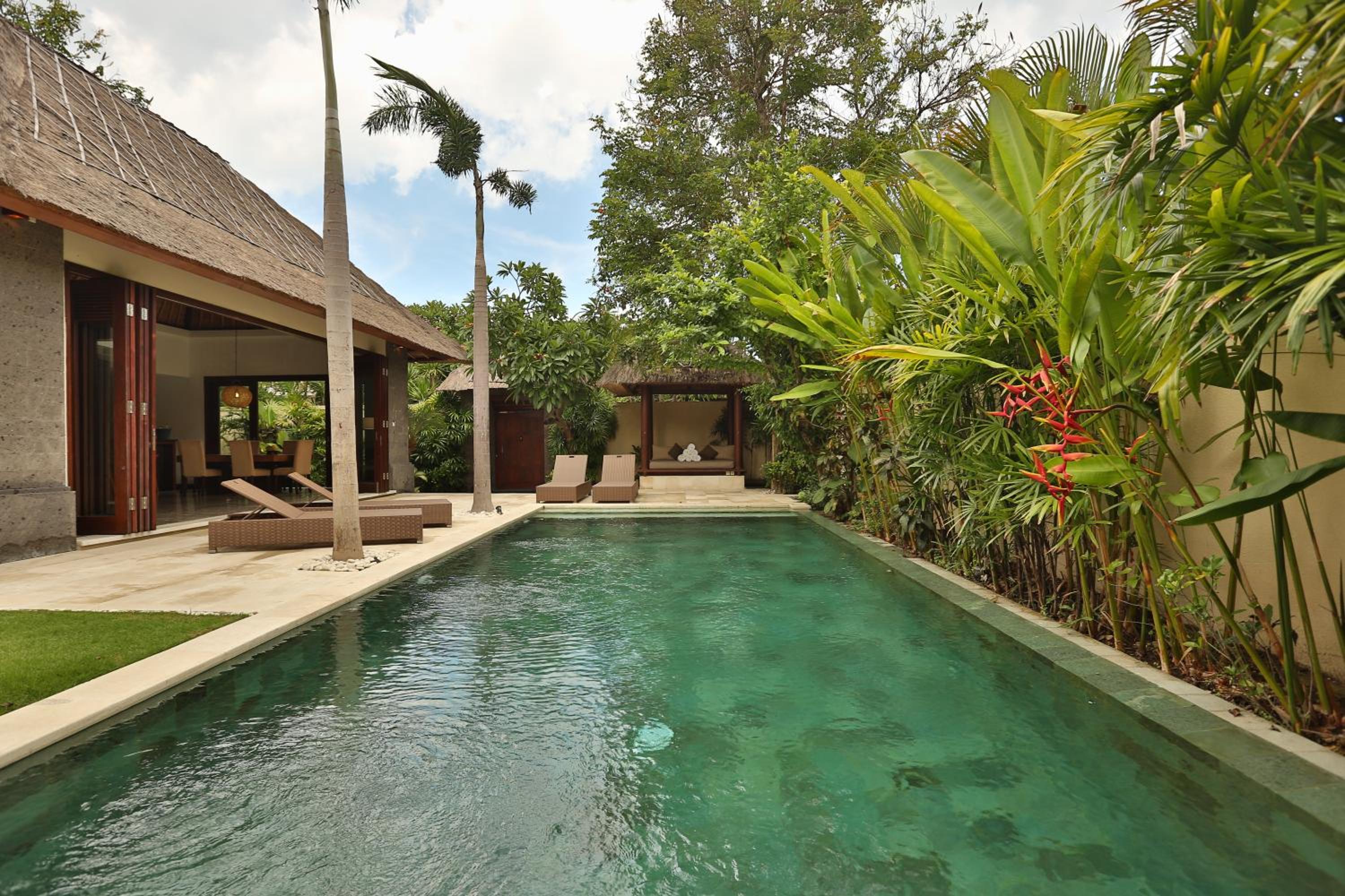 Three-Bedroom Villa with Private Pool - Photo 15
