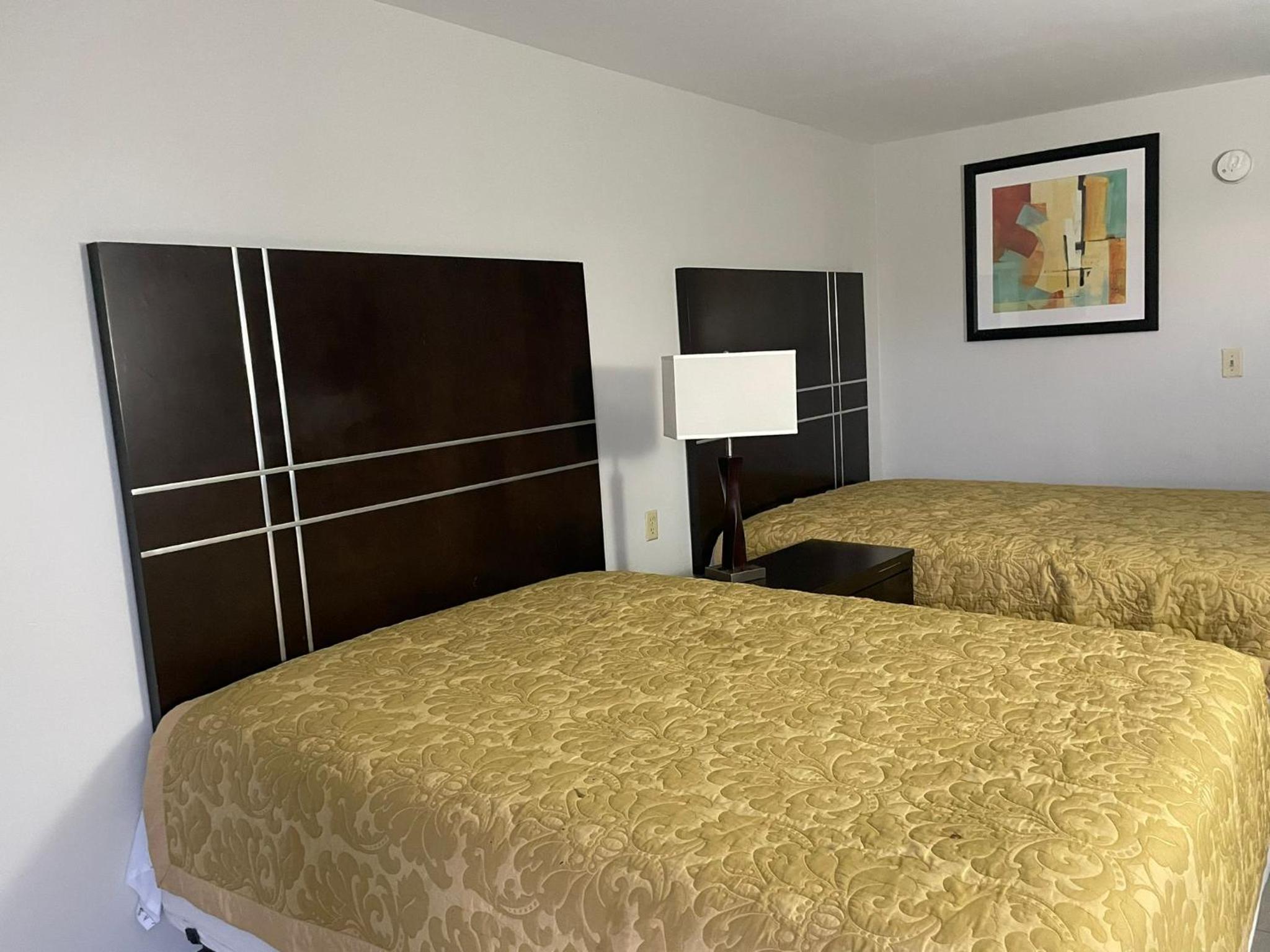 Double Room with Two Double Beds - Non-Smoking - Photo 2