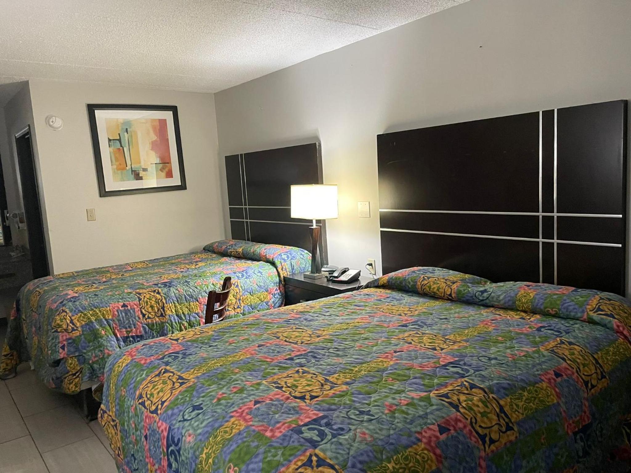 Double Room with Two Double Beds - Non-Smoking - Photo 3