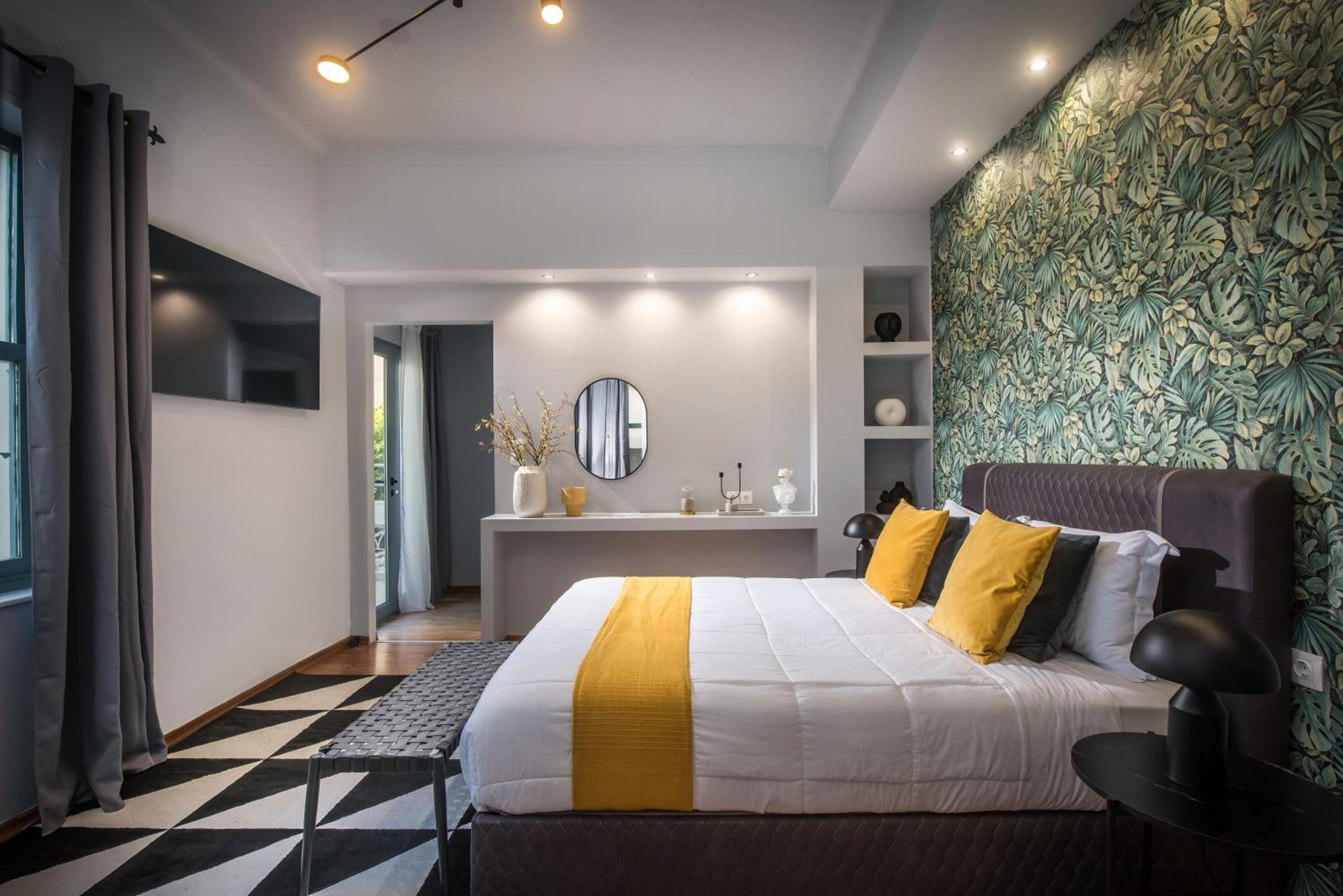 Deluxe Suite with Spa Bath
