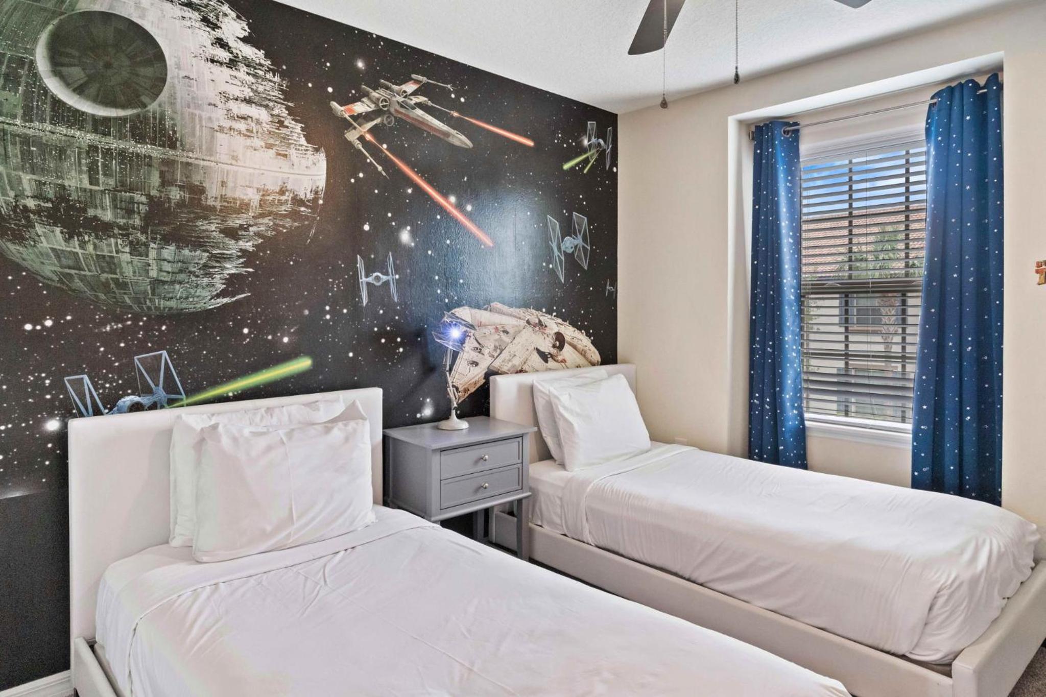 Five-Bedroom House - Photo 61