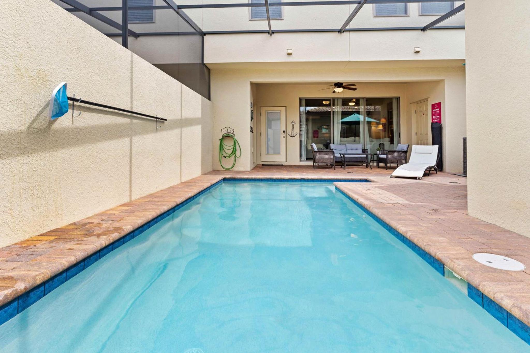 Five-Bedroom House - Photo 16