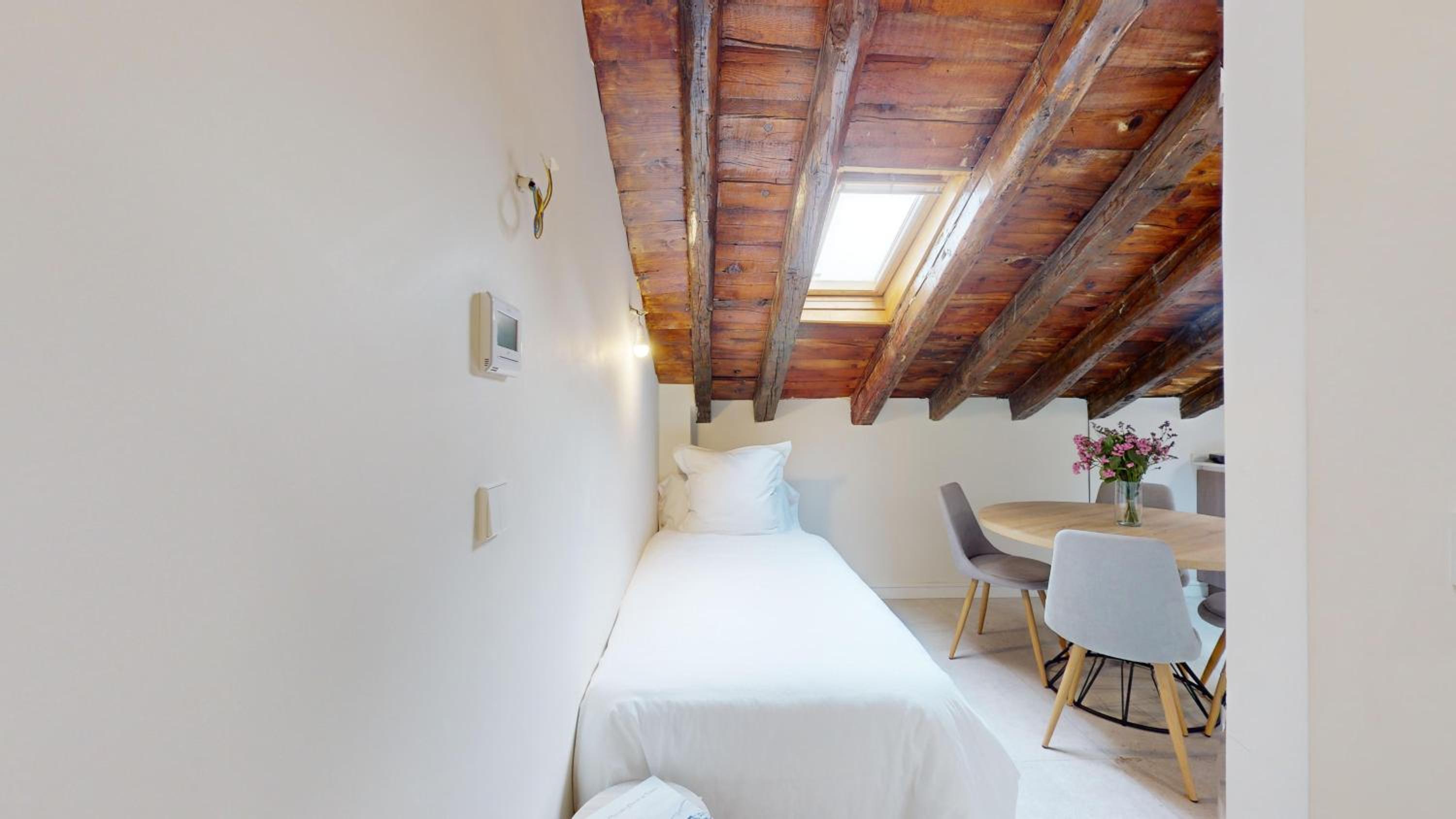 Triple Room with Private Bathroom photo 3