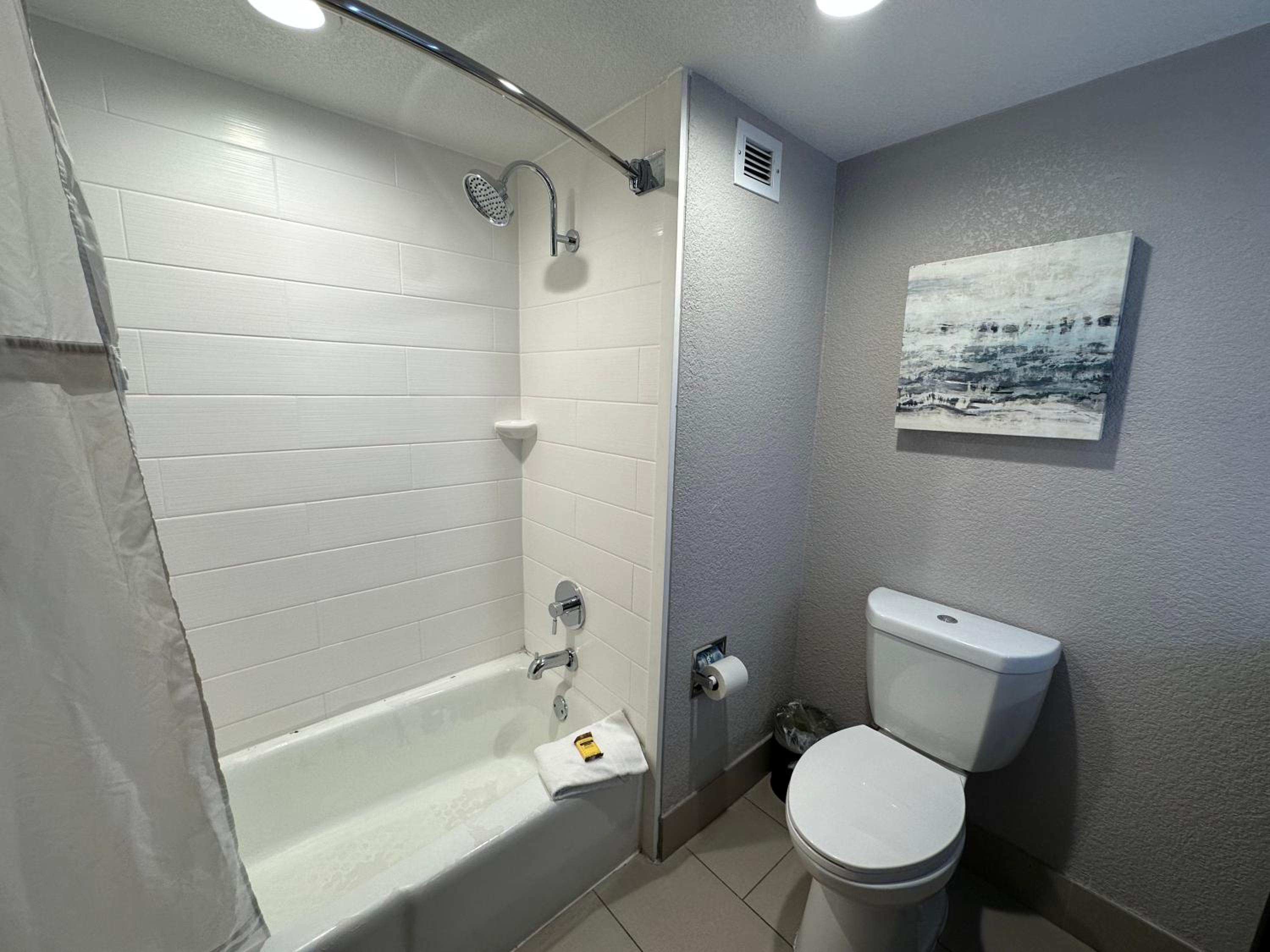 Triple Room with Sofa Bed - Non Smoking photo 2