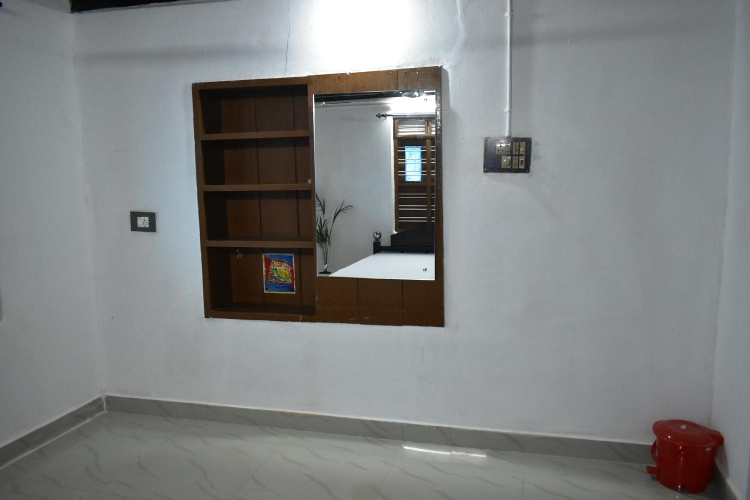 Deluxe Double Room (2 Adults + 1 Child) photo 2