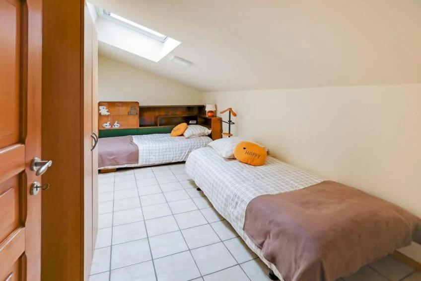 Three-Bedroom Apartment photo 1