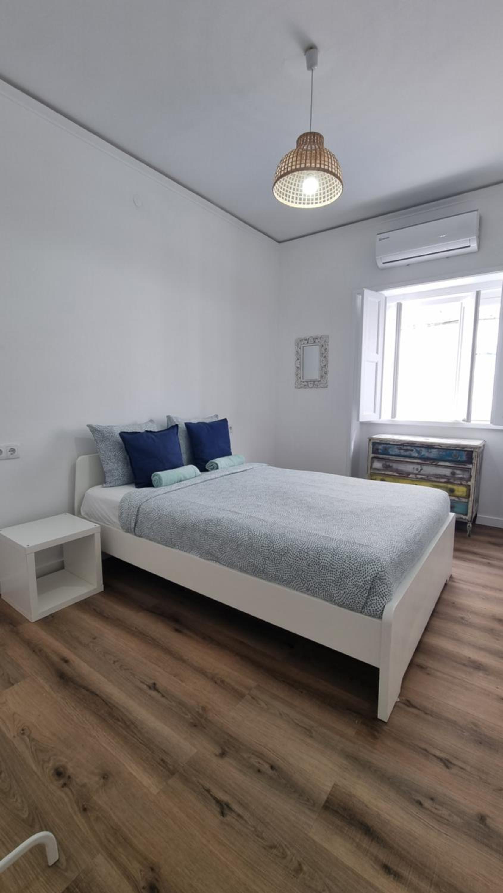 Large Double Room - Photo 6