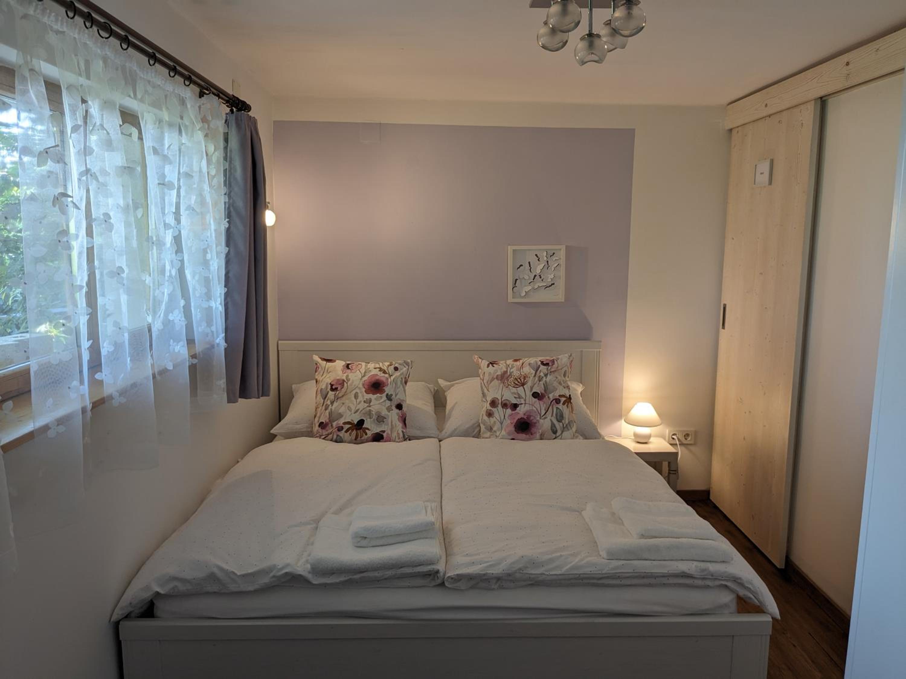 One-Bedroom House photo 1