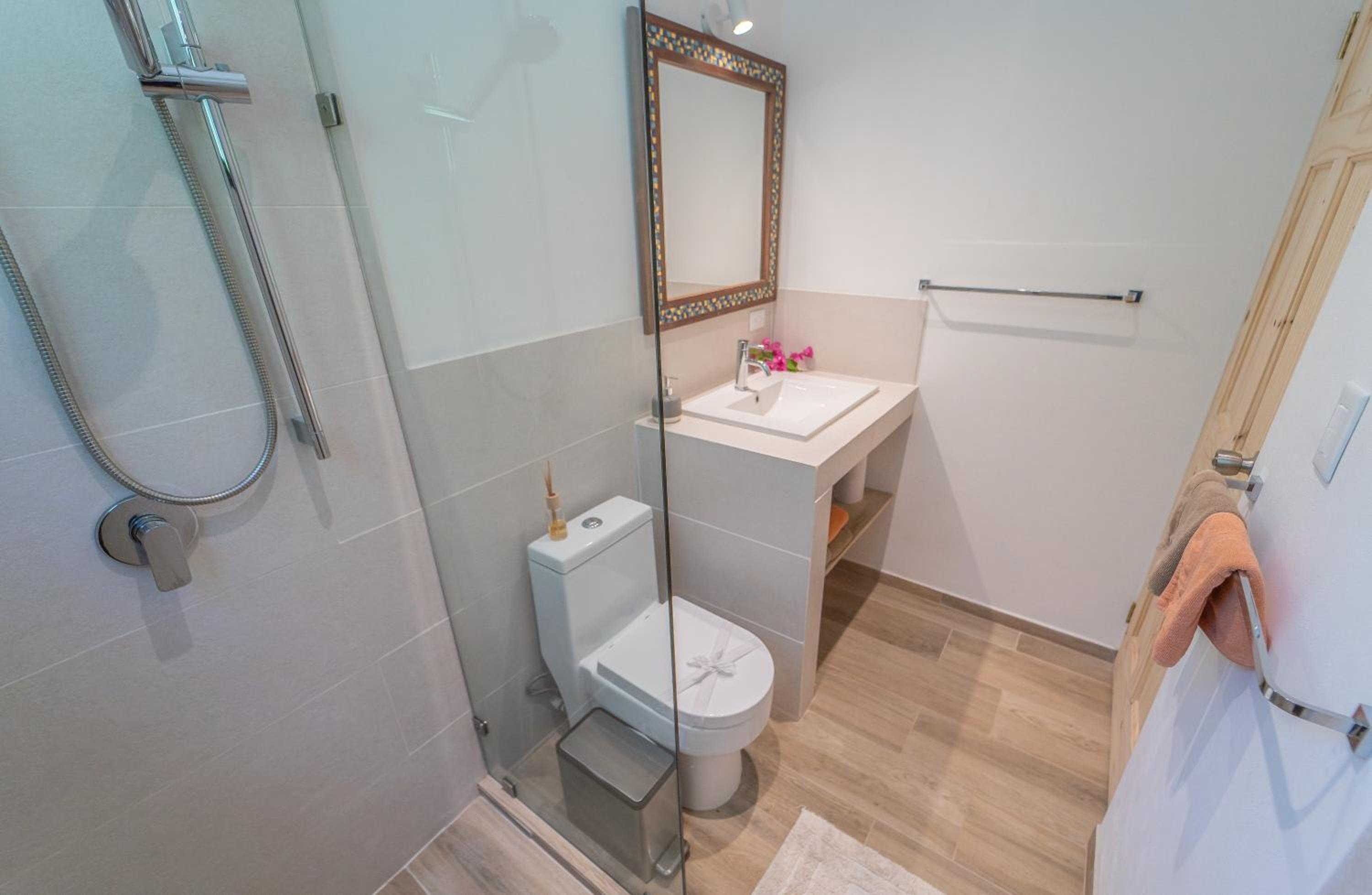 Deluxe Double Room with Balcony photo 2